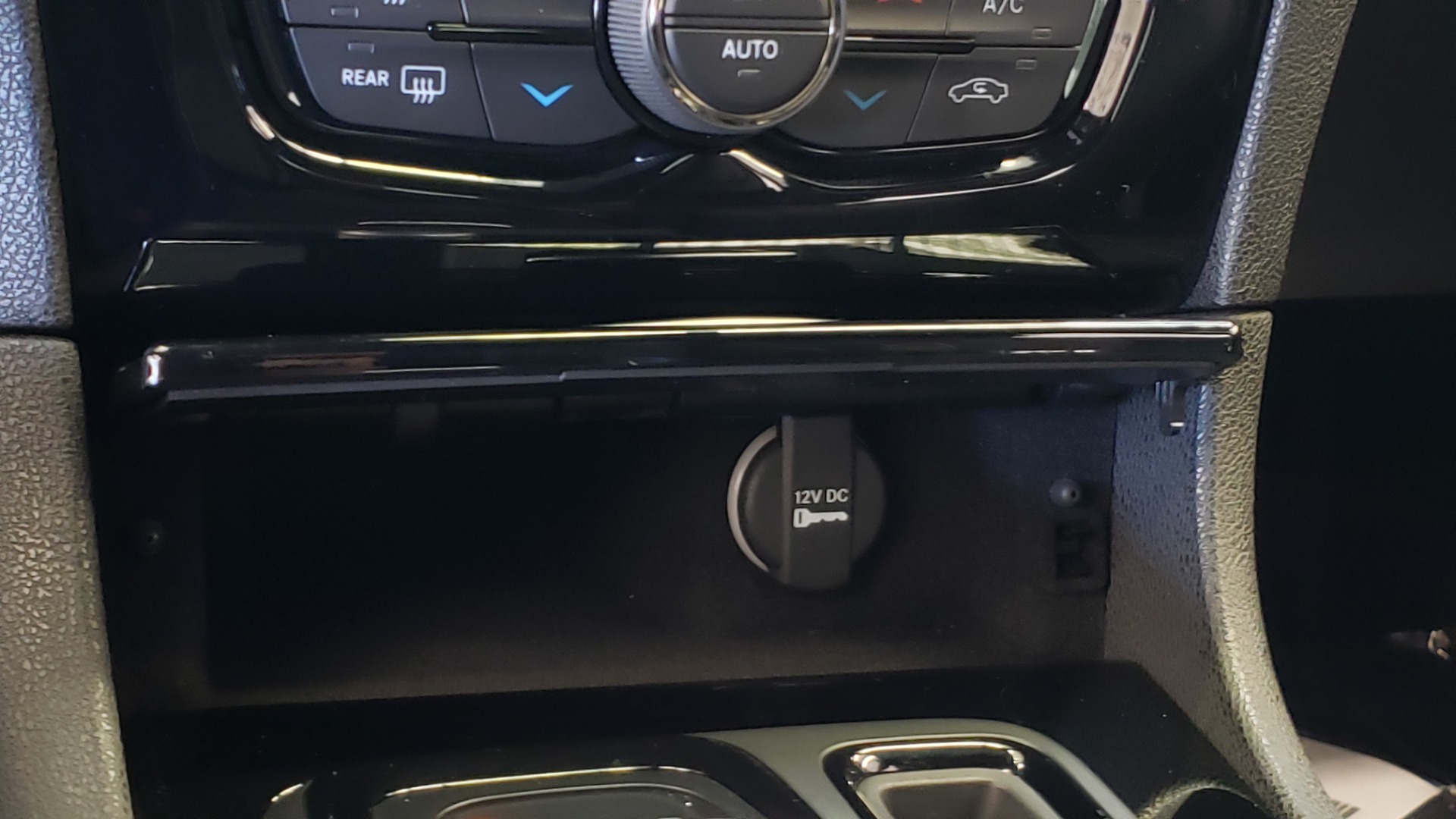 Used 2021 Chrysler 300 S 3.6L SEDAN / AUTO / NAV / HTD STS / UCONNECT 8.4-IN DISPLAY / REARVIEW for sale Sold at Formula Imports in Charlotte NC 28227 52