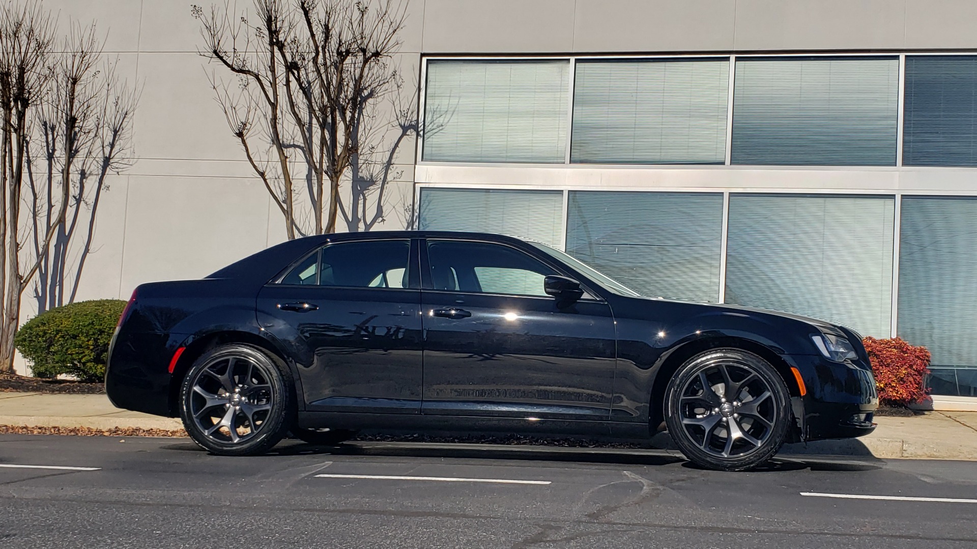 Used 2021 Chrysler 300 S 3.6L SEDAN / AUTO / NAV / HTD STS / UCONNECT 8.4-IN DISPLAY / REARVIEW for sale Sold at Formula Imports in Charlotte NC 28227 7