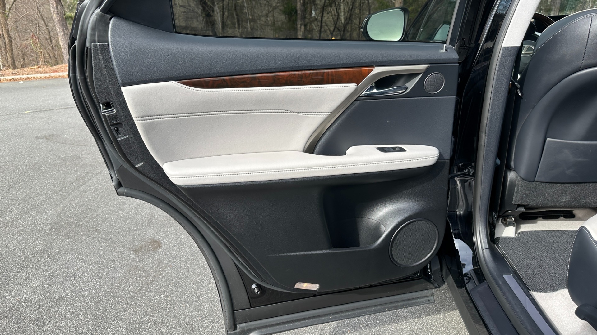 Used 2018 Lexus RX 350 3.5L V6 / PREMIUM / BLIND SPOT MONITOR / VENT STS / REARVIEW for sale $40,995 at Formula Imports in Charlotte NC 28227 19