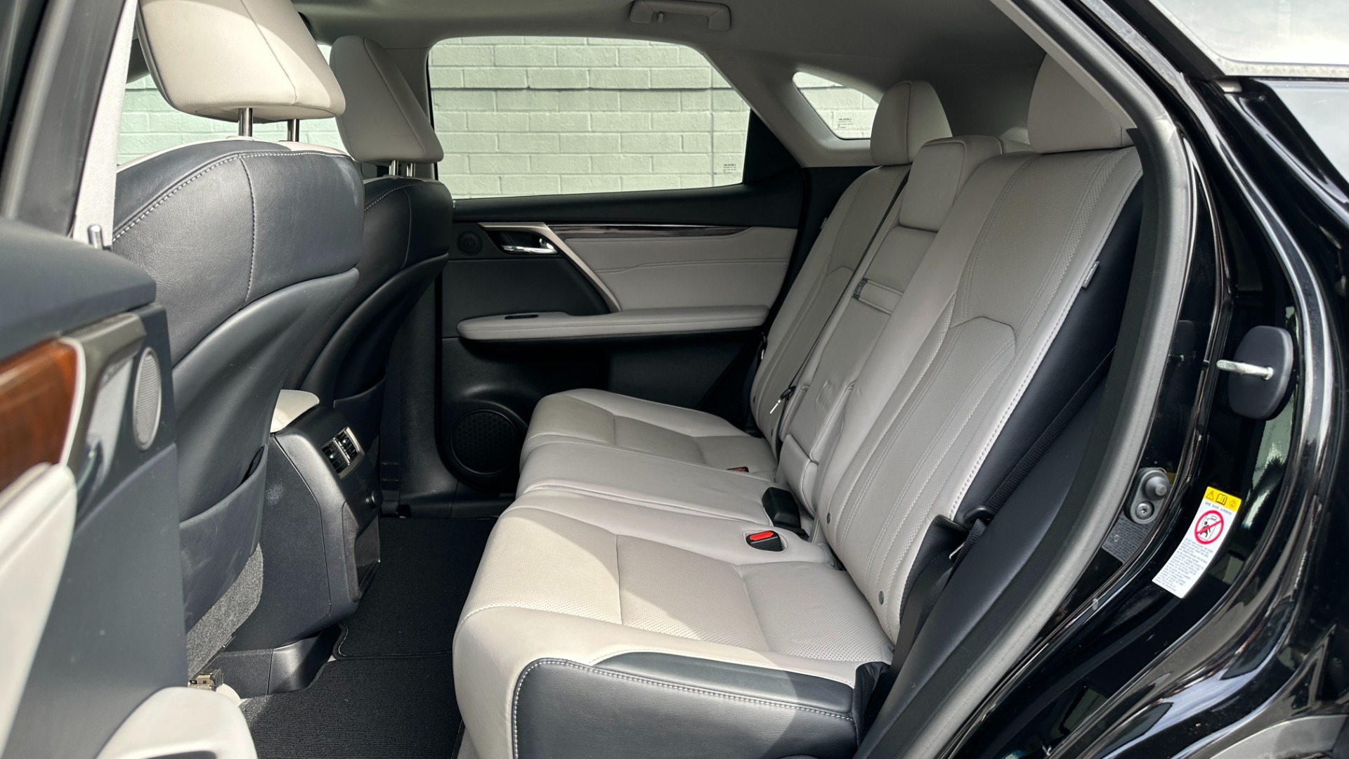 Used 2018 Lexus RX 350 3.5L V6 / PREMIUM / BLIND SPOT MONITOR / VENT STS / REARVIEW for sale $40,995 at Formula Imports in Charlotte NC 28227 20