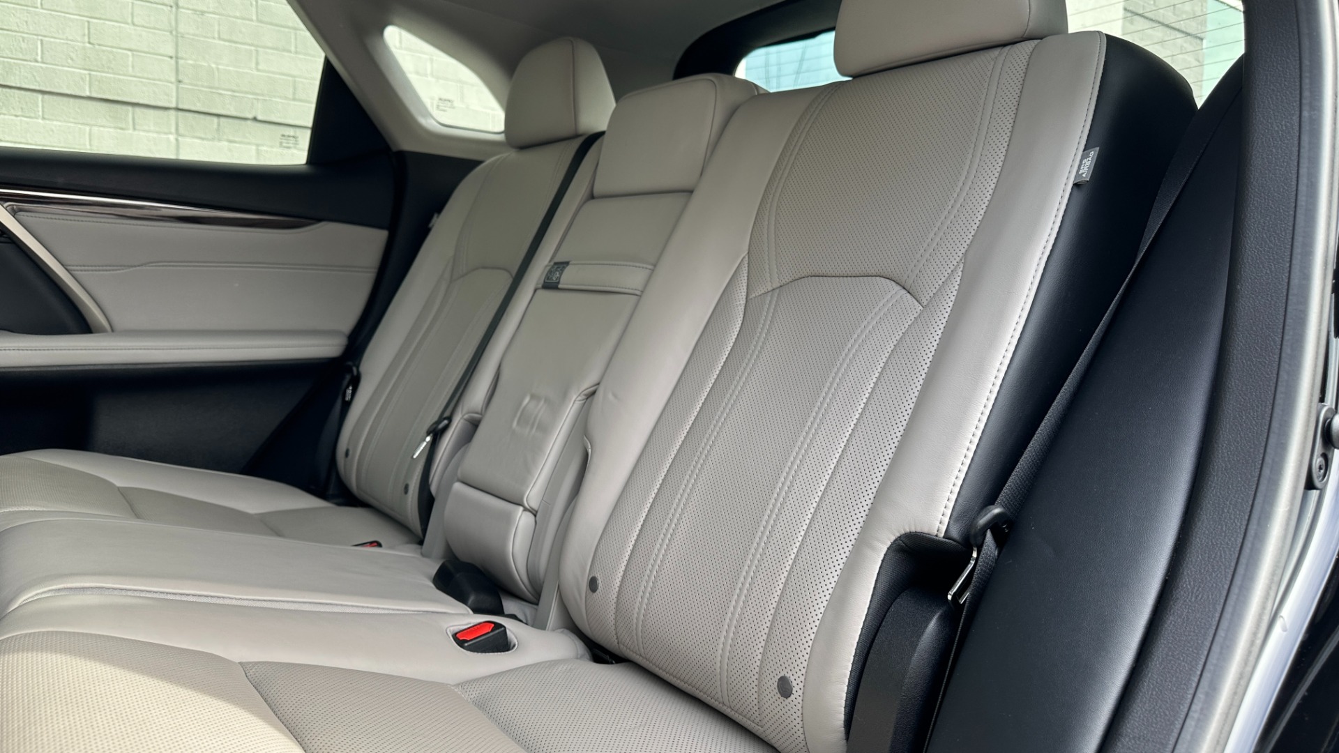 Used 2018 Lexus RX 350 3.5L V6 / PREMIUM / BLIND SPOT MONITOR / VENT STS / REARVIEW for sale $40,995 at Formula Imports in Charlotte NC 28227 21