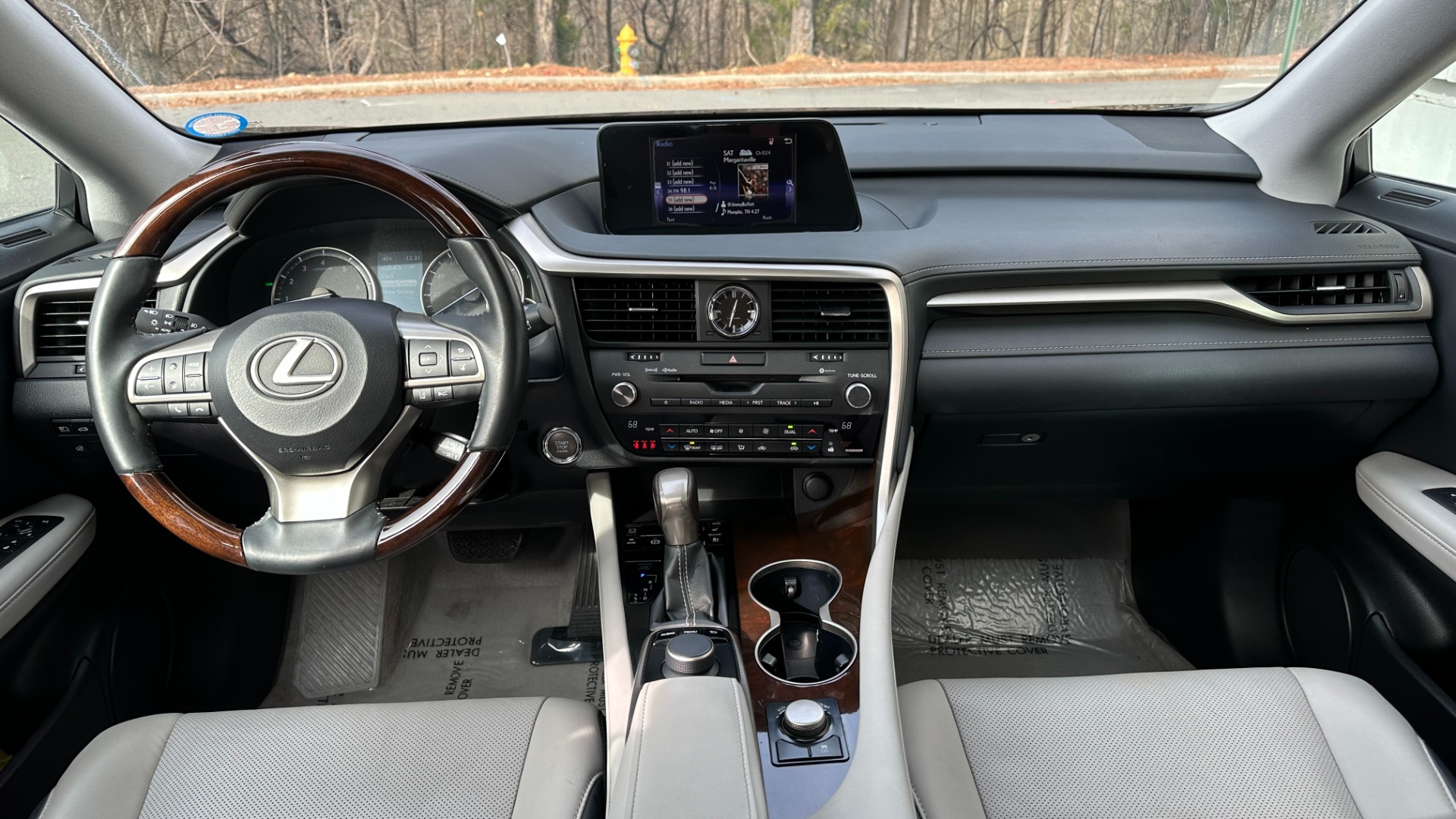 Used 2018 Lexus RX 350 3.5L V6 / PREMIUM / BLIND SPOT MONITOR / VENT STS / REARVIEW for sale $40,995 at Formula Imports in Charlotte NC 28227 23