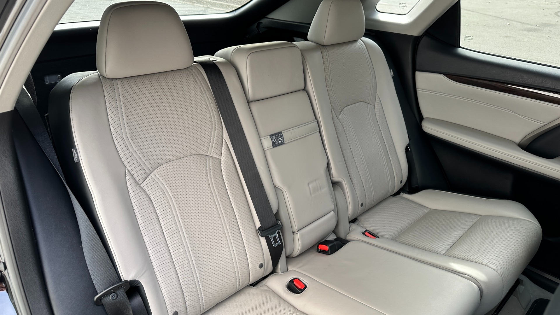 Used 2018 Lexus RX 350 3.5L V6 / PREMIUM / BLIND SPOT MONITOR / VENT STS / REARVIEW for sale $40,995 at Formula Imports in Charlotte NC 28227 26