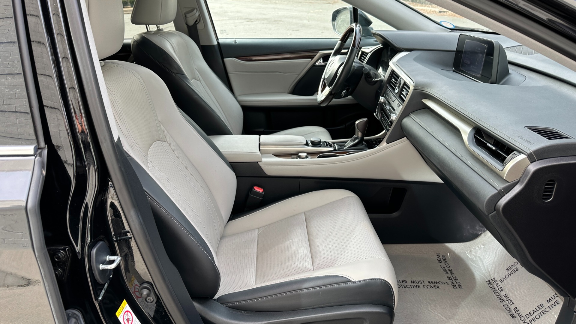 Used 2018 Lexus RX 350 3.5L V6 / PREMIUM / BLIND SPOT MONITOR / VENT STS / REARVIEW for sale $40,995 at Formula Imports in Charlotte NC 28227 29