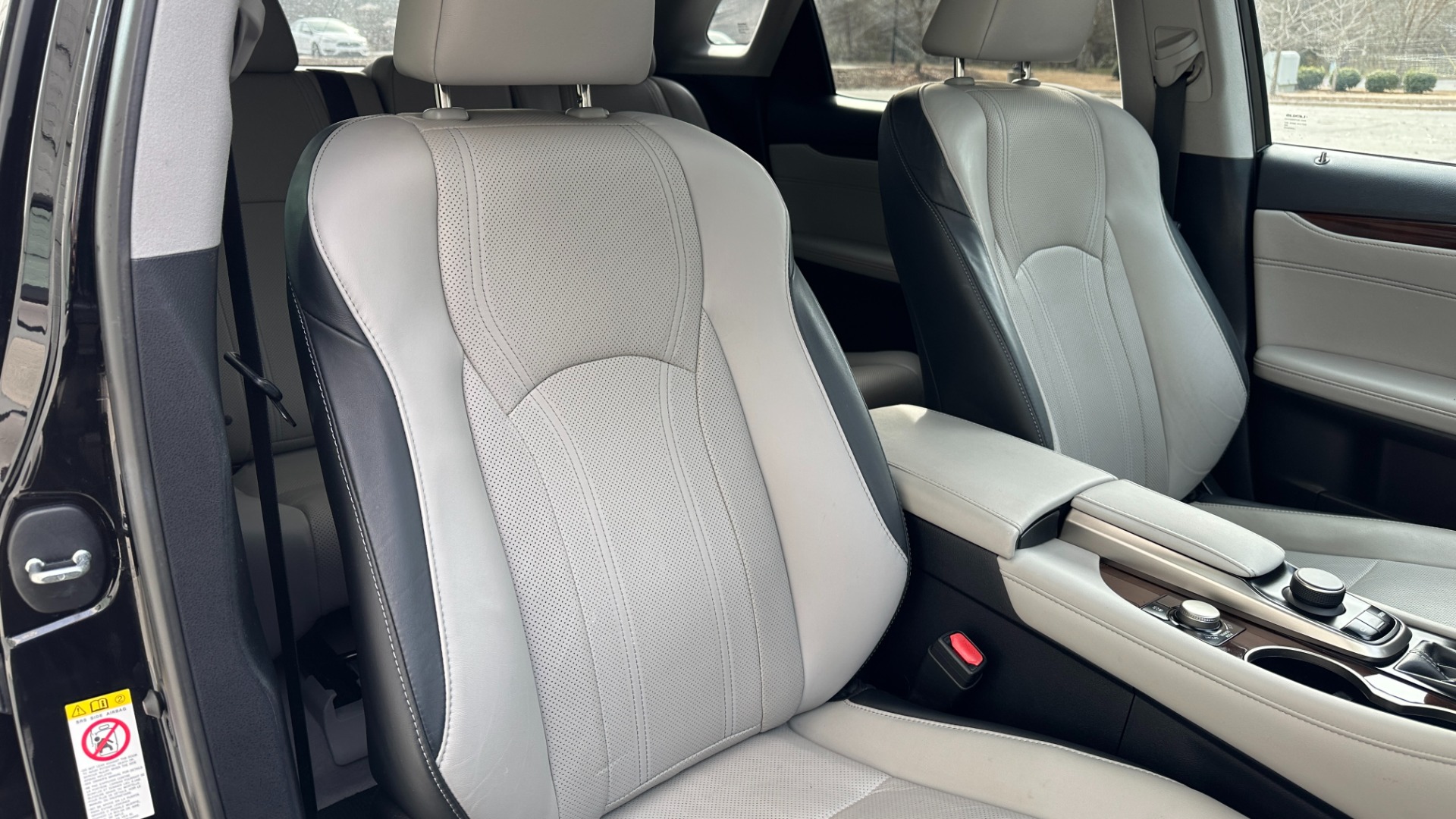 Used 2018 Lexus RX 350 3.5L V6 / PREMIUM / BLIND SPOT MONITOR / VENT STS / REARVIEW for sale $40,995 at Formula Imports in Charlotte NC 28227 30