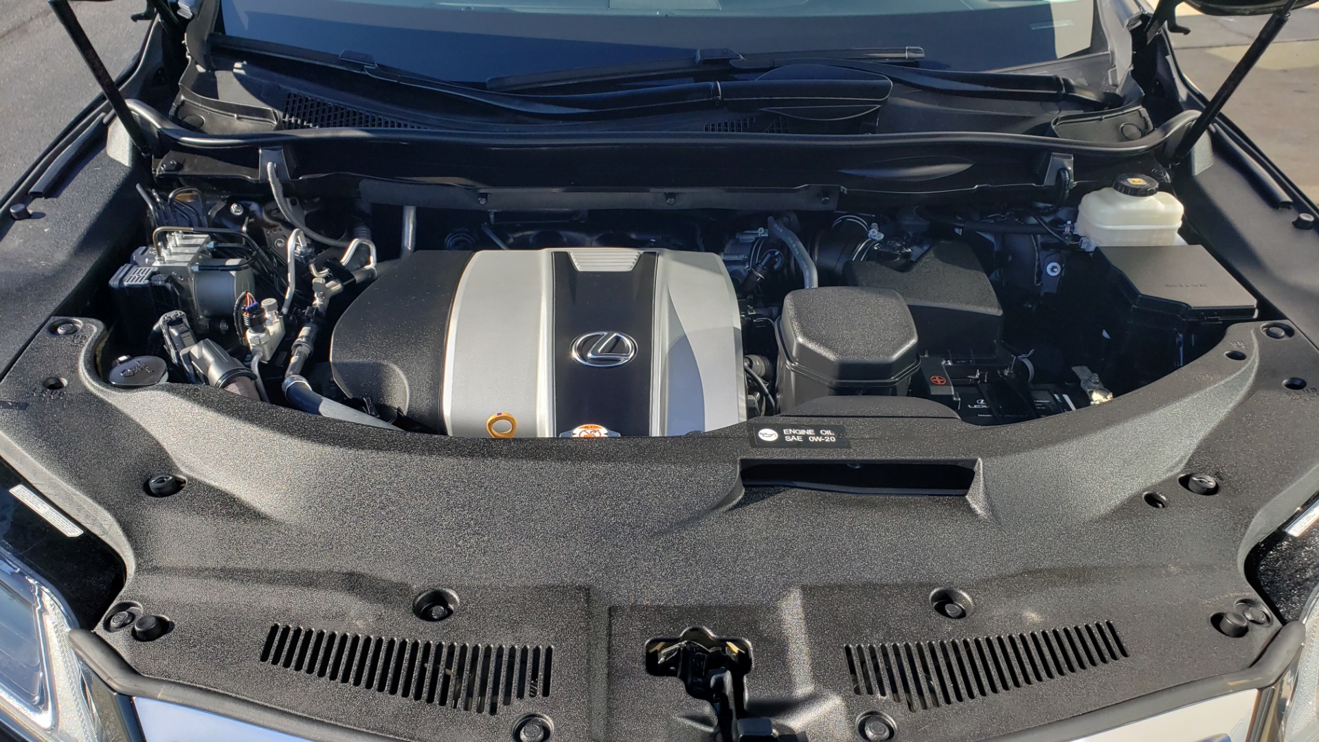 Used 2018 Lexus RX 350 3.5L V6 / PREMIUM / BLIND SPOT MONITOR / VENT STS / REARVIEW for sale $40,995 at Formula Imports in Charlotte NC 28227 34
