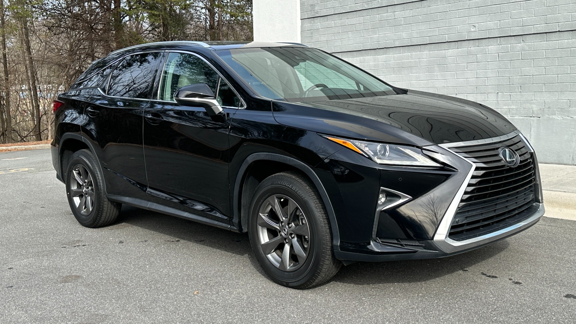 Used 2018 Lexus RX 350 3.5L V6 / PREMIUM / BLIND SPOT MONITOR / VENT STS / REARVIEW for sale $40,995 at Formula Imports in Charlotte NC 28227 5
