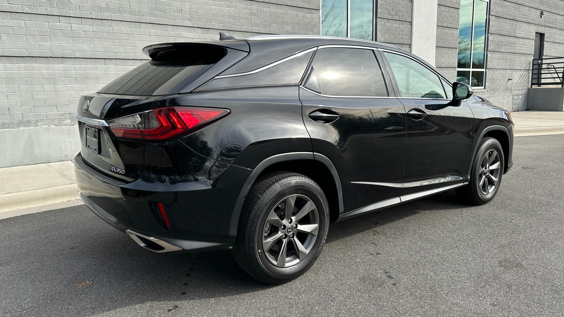 Used 2018 Lexus RX 350 3.5L V6 / PREMIUM / BLIND SPOT MONITOR / VENT STS / REARVIEW for sale $40,995 at Formula Imports in Charlotte NC 28227 7