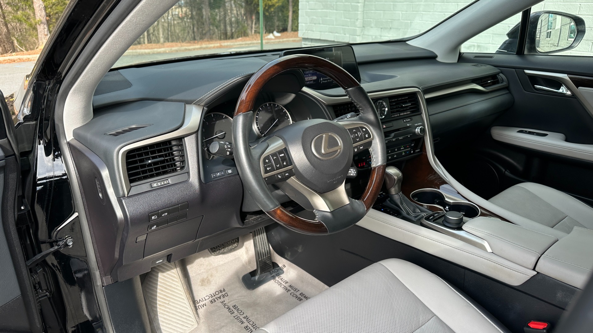 Used 2018 Lexus RX 350 3.5L V6 / PREMIUM / BLIND SPOT MONITOR / VENT STS / REARVIEW for sale $40,995 at Formula Imports in Charlotte NC 28227 9