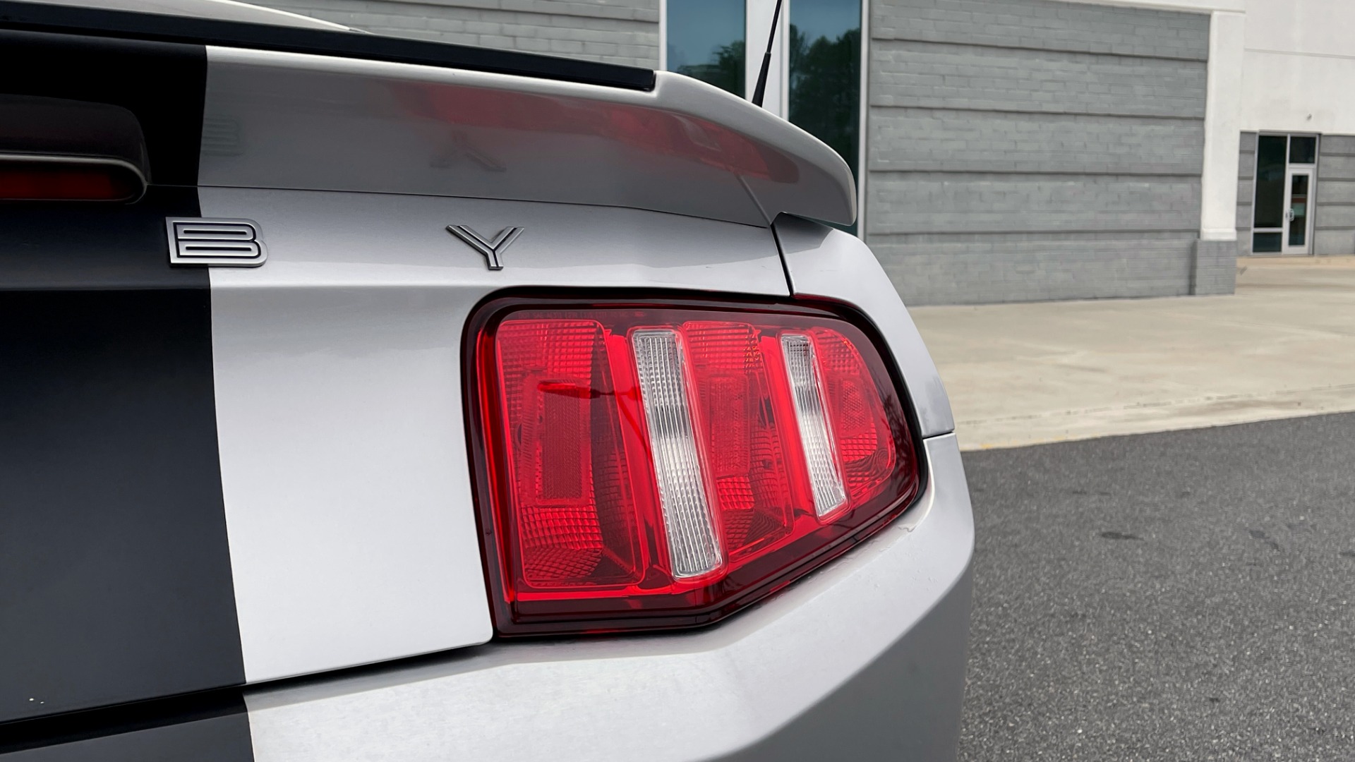 Used 2011 Ford MUSTANG GT500 COUPE / SVT PERF PKG / SHAKER 500 AUDIO / BREMBO BRAKES for sale $42,599 at Formula Imports in Charlotte NC 28227 36
