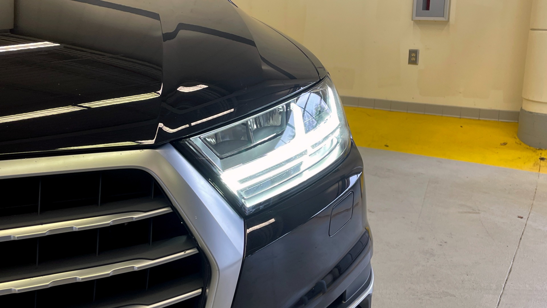 Used 2019 Audi Q7 PREMIUM PLUS / NAV / SUNROOF / DRVR ASST / COLD WTHR / 20IN WHLS / REARVIEW for sale Sold at Formula Imports in Charlotte NC 28227 11