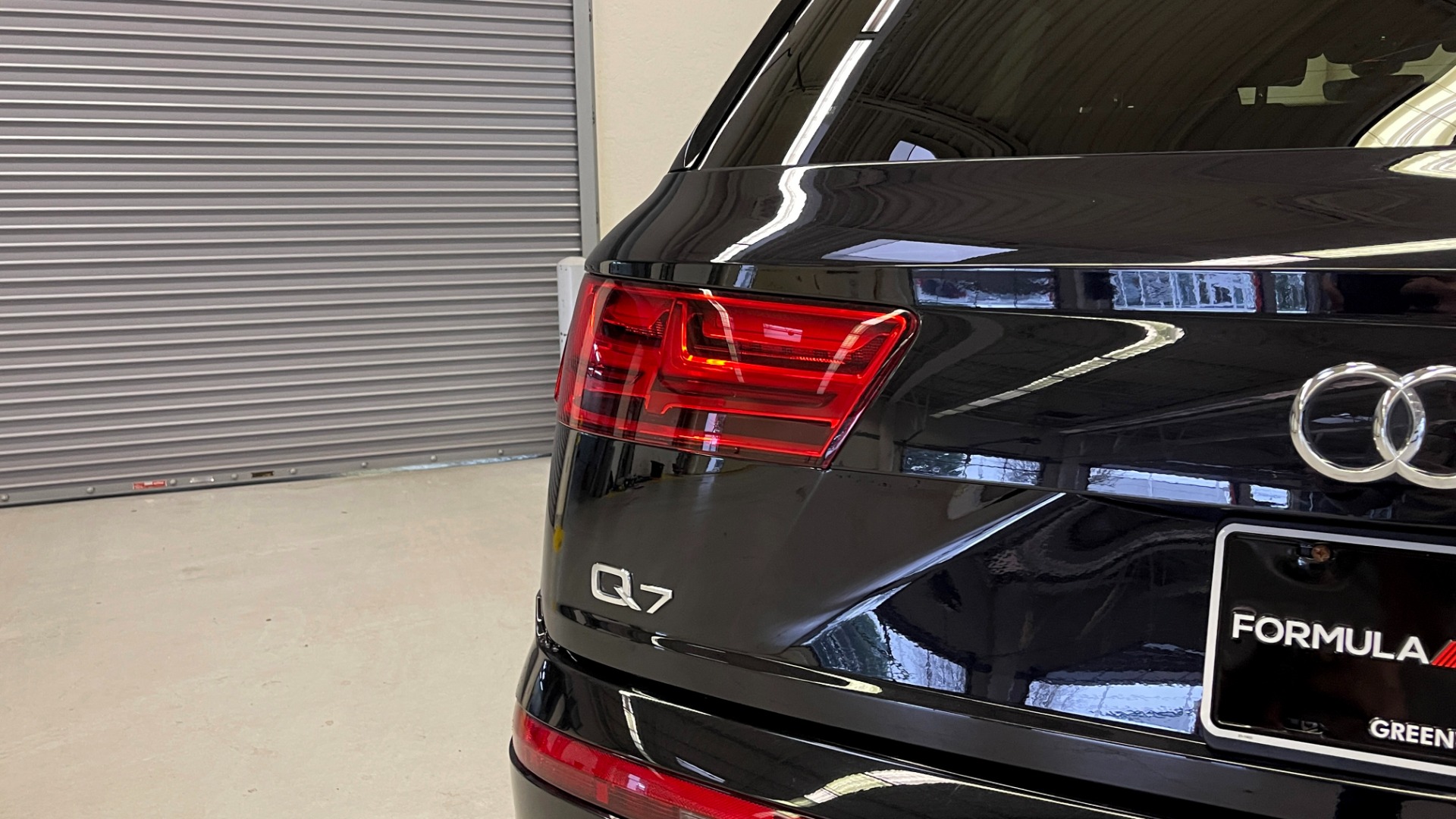 Used 2019 Audi Q7 PREMIUM PLUS / NAV / SUNROOF / DRVR ASST / COLD WTHR / 20IN WHLS / REARVIEW for sale Sold at Formula Imports in Charlotte NC 28227 14
