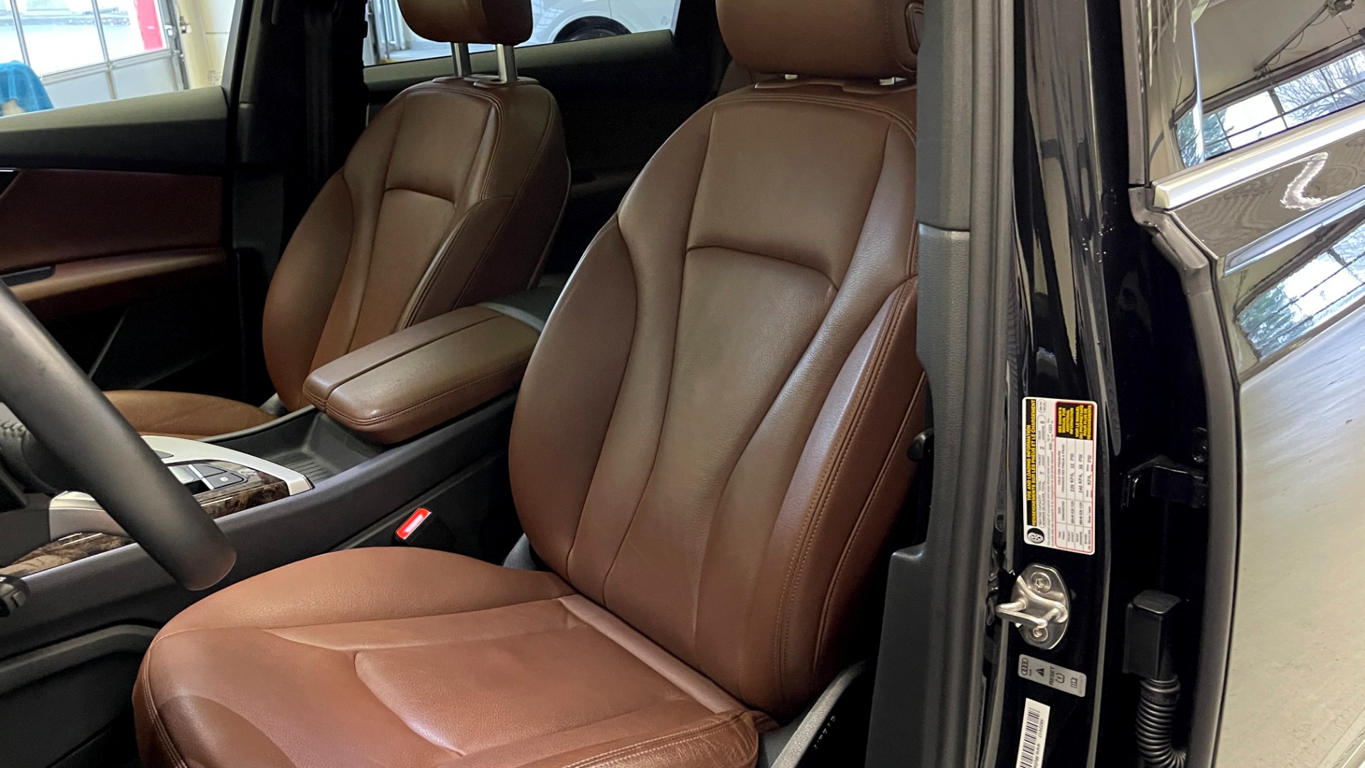 Used 2019 Audi Q7 PREMIUM PLUS / NAV / SUNROOF / DRVR ASST / COLD WTHR / 20IN WHLS / REARVIEW for sale $51,795 at Formula Imports in Charlotte NC 28227 28