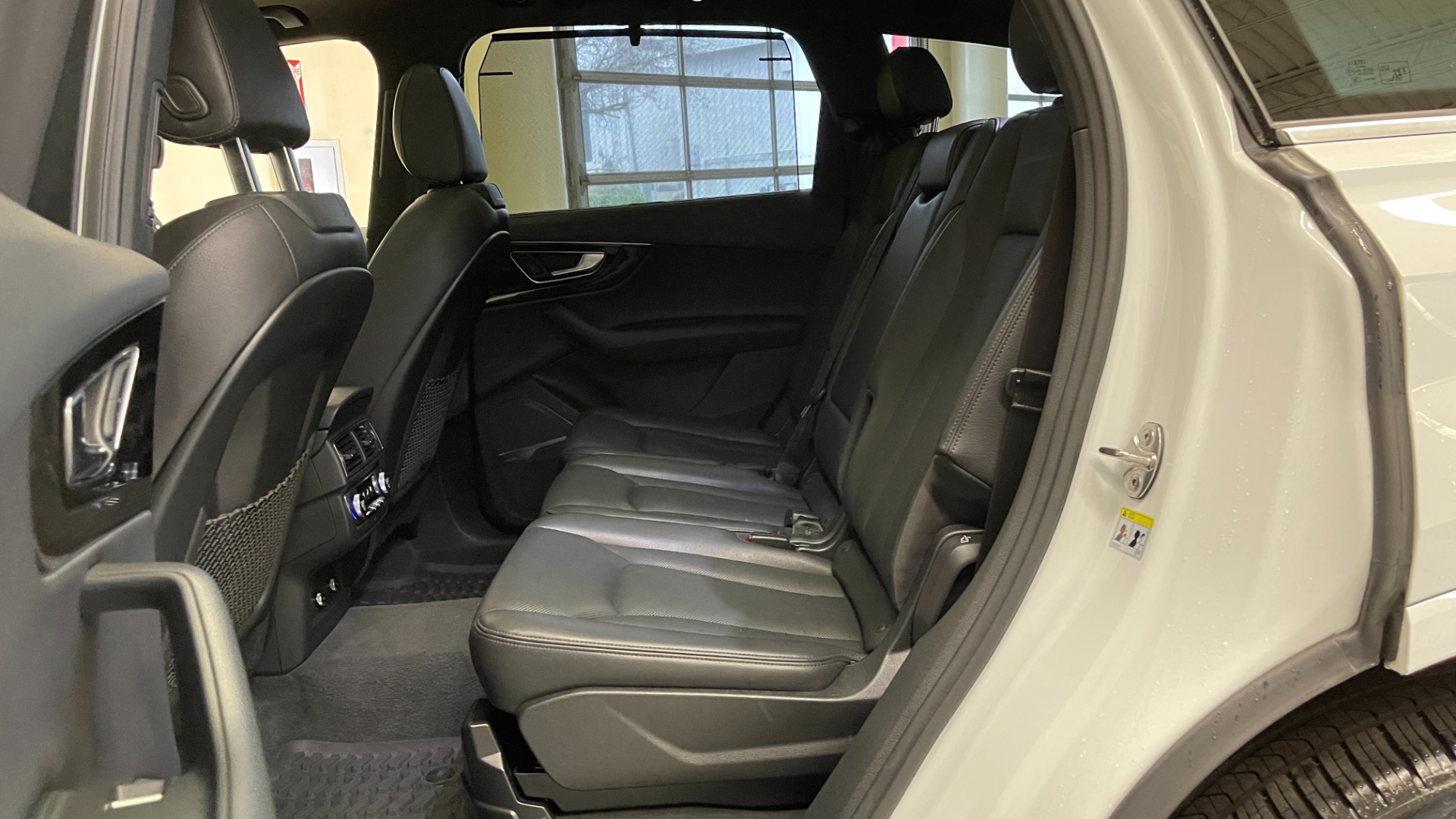 Used 2019 Audi Q7 PRESTIGE / NAV / SUNROOF / LANE ASST / TOWING / 21-IN WHLS / REA for sale $50,995 at Formula Imports in Charlotte NC 28227 49