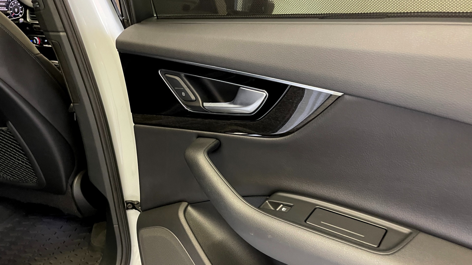 Used 2019 Audi Q7 PRESTIGE / NAV / SUNROOF / LANE ASST / TOWING / 21-IN WHLS / REA for sale $50,995 at Formula Imports in Charlotte NC 28227 55