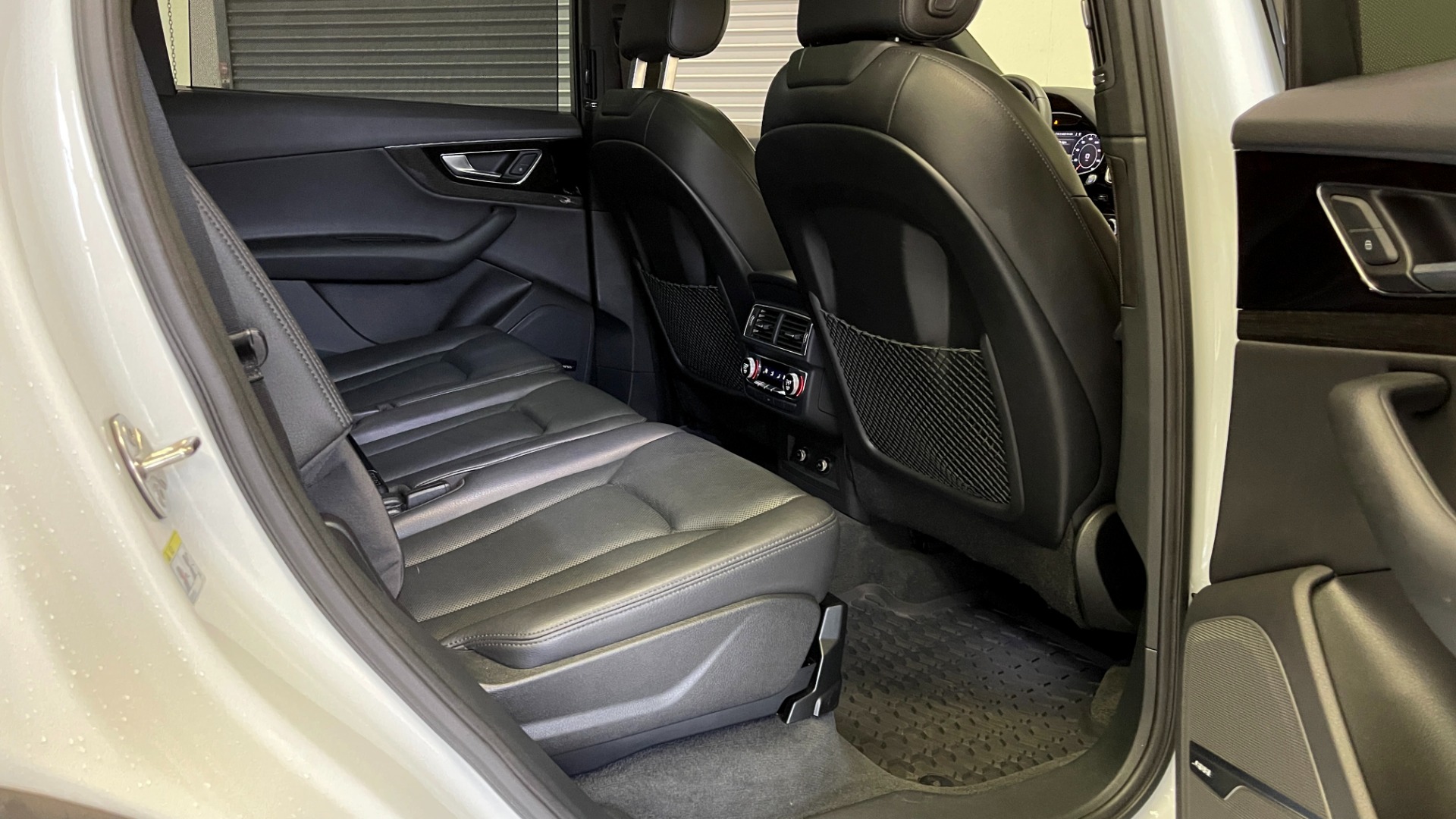 Used 2019 Audi Q7 PRESTIGE / NAV / SUNROOF / LANE ASST / TOWING / 21-IN WHLS / REA for sale $50,995 at Formula Imports in Charlotte NC 28227 56