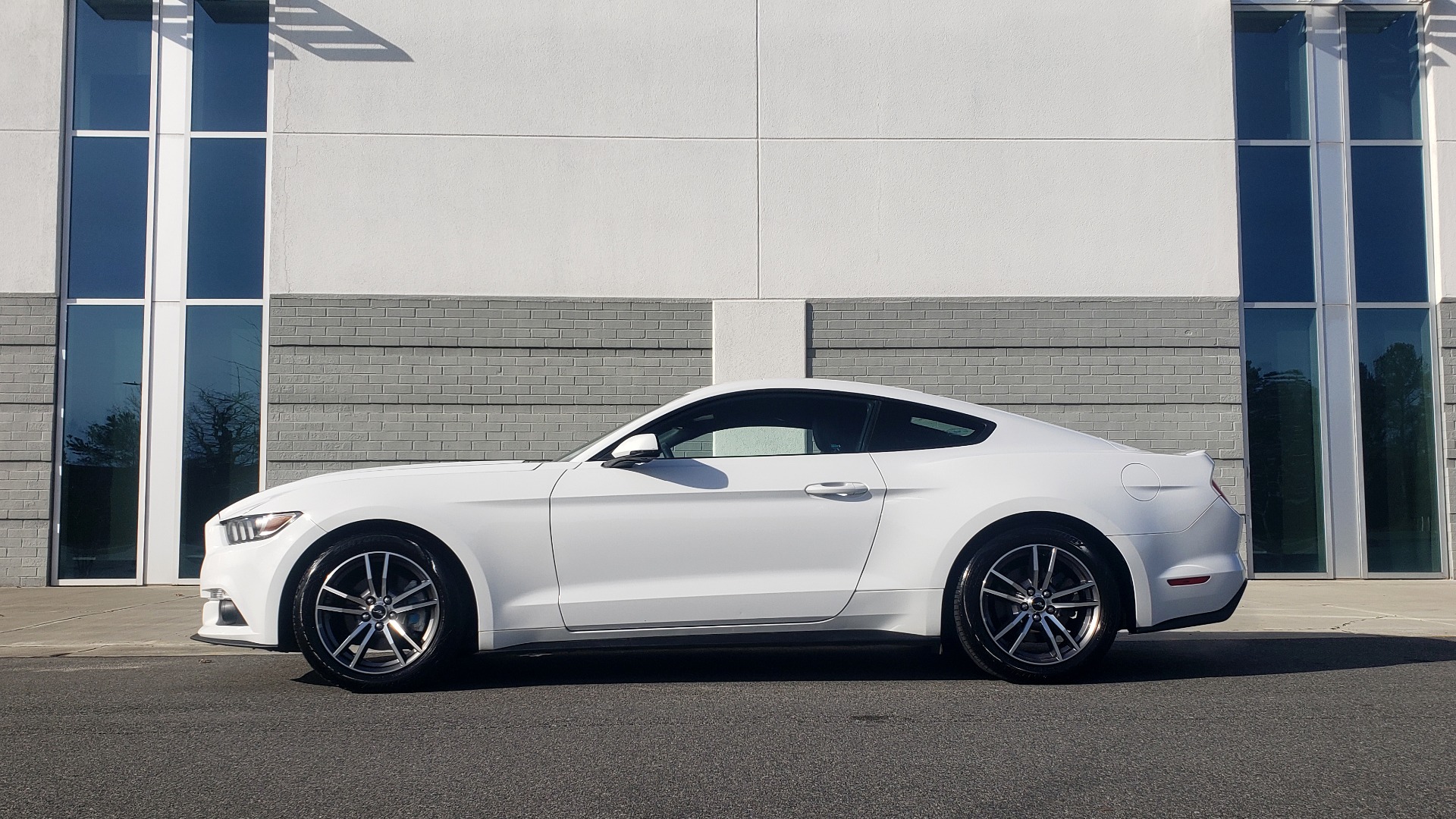 Used 2017 Ford MUSTANG PREMIUM COUPE 2.3L ECOBOOST / AUTO / 18-IN WHEELS / REARVIEW for sale Sold at Formula Imports in Charlotte NC 28227 4