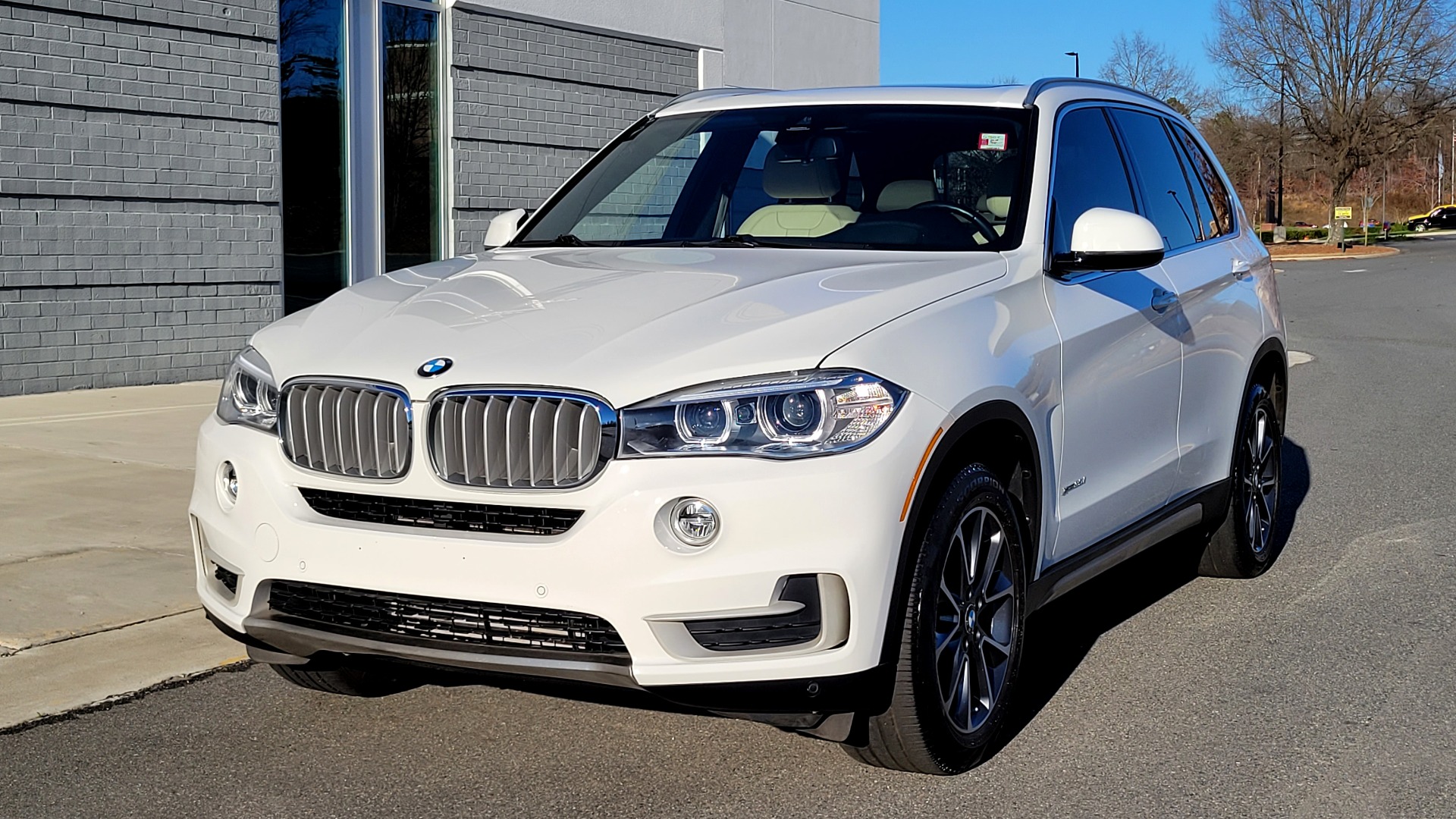 Used 2018 BMW X5 XDRIVE35I PREMIUM / DRVR ASST / HUD / WIRELESS CHARGING / HEATED SEATS for sale Sold at Formula Imports in Charlotte NC 28227 2