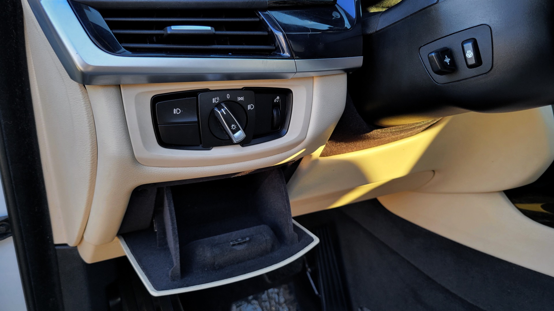 Used 2018 BMW X5 XDRIVE35I PREMIUM / DRVR ASST / HUD / WIRELESS CHARGING / HEATED SEATS for sale Sold at Formula Imports in Charlotte NC 28227 40