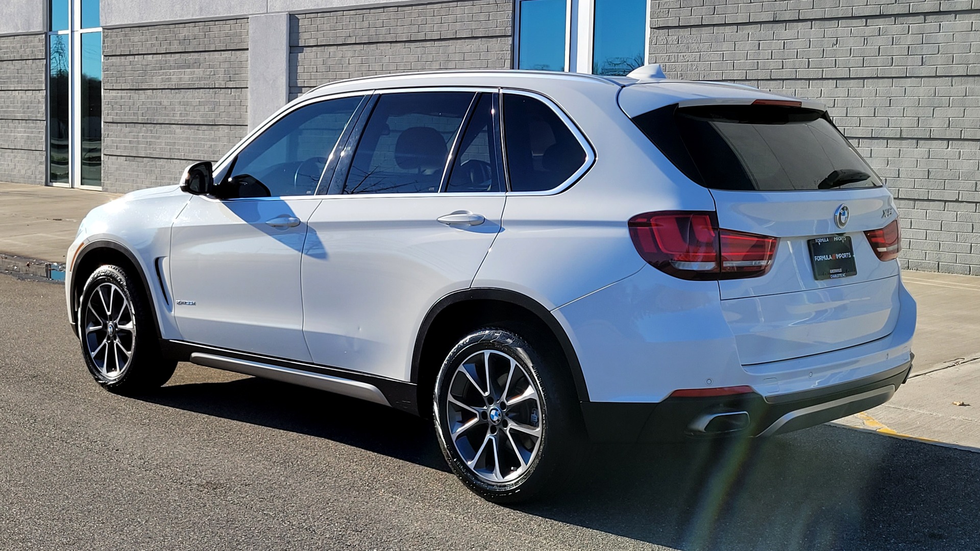 Used 2018 BMW X5 XDRIVE35I PREMIUM / DRVR ASST / HUD / WIRELESS CHARGING / HEATED SEATS for sale Sold at Formula Imports in Charlotte NC 28227 5