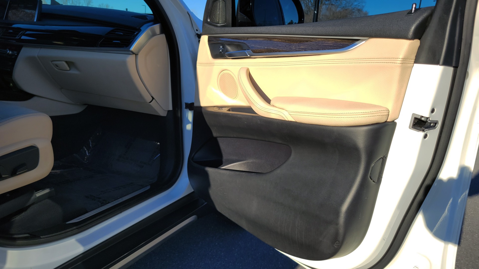 Used 2018 BMW X5 XDRIVE35I PREMIUM / DRVR ASST / HUD / WIRELESS CHARGING / HEATED SEATS for sale Sold at Formula Imports in Charlotte NC 28227 63