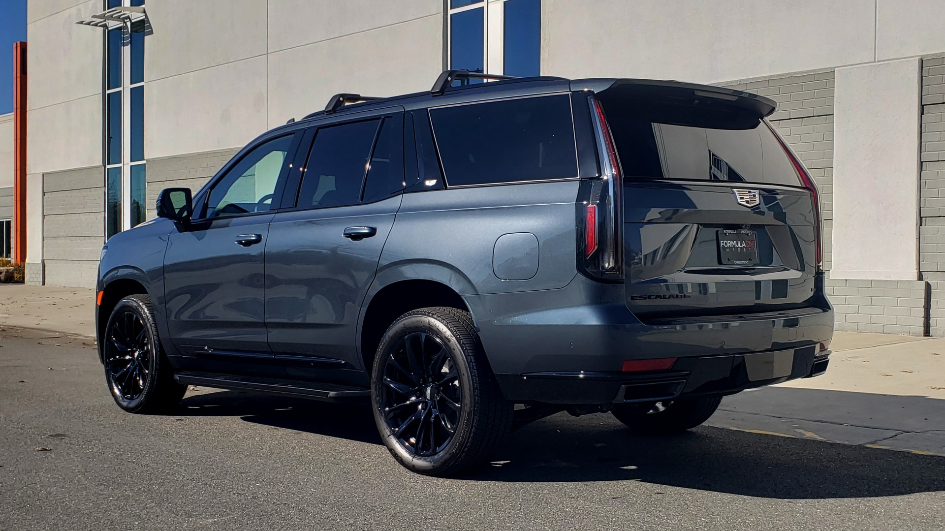 Used 2021 Cadillac ESCALADE SPORT PLATINUM SUPER CRUISE / 6.2L / 10-SPD / 3-ROW / BLACK 22IN WHLS for sale Sold at Formula Imports in Charlotte NC 28227 6