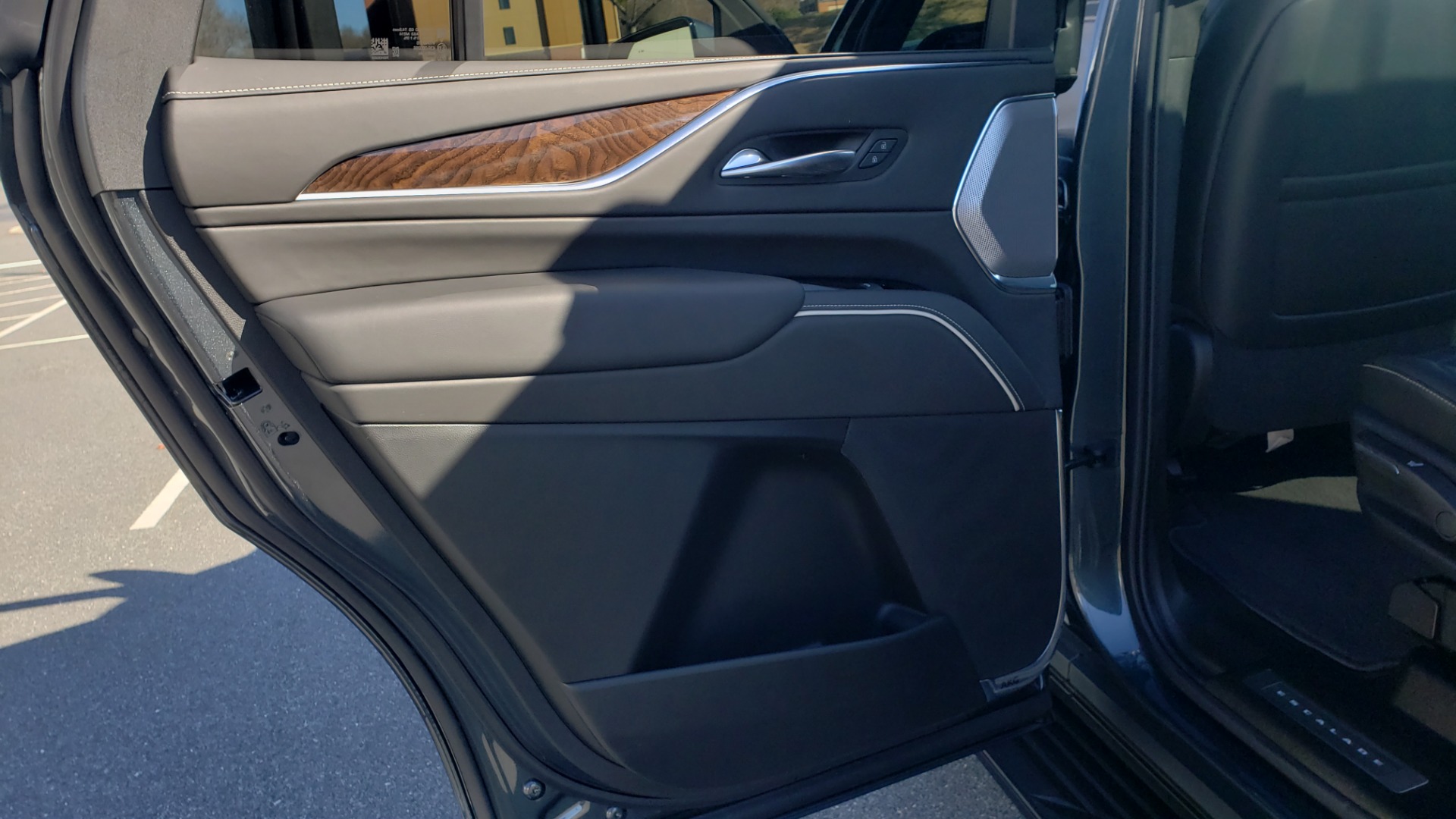 Used 2021 Cadillac ESCALADE SPORT PLATINUM SUPER CRUISE / 6.2L / 10-SPD / 3-ROW / BLACK 22IN WHLS for sale Sold at Formula Imports in Charlotte NC 28227 64