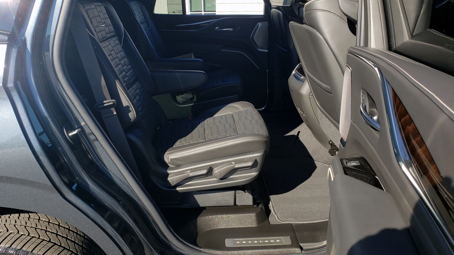 Used 2021 Cadillac ESCALADE SPORT PLATINUM SUPER CRUISE / 6.2L / 10-SPD / 3-ROW / BLACK 22IN WHLS for sale Sold at Formula Imports in Charlotte NC 28227 86