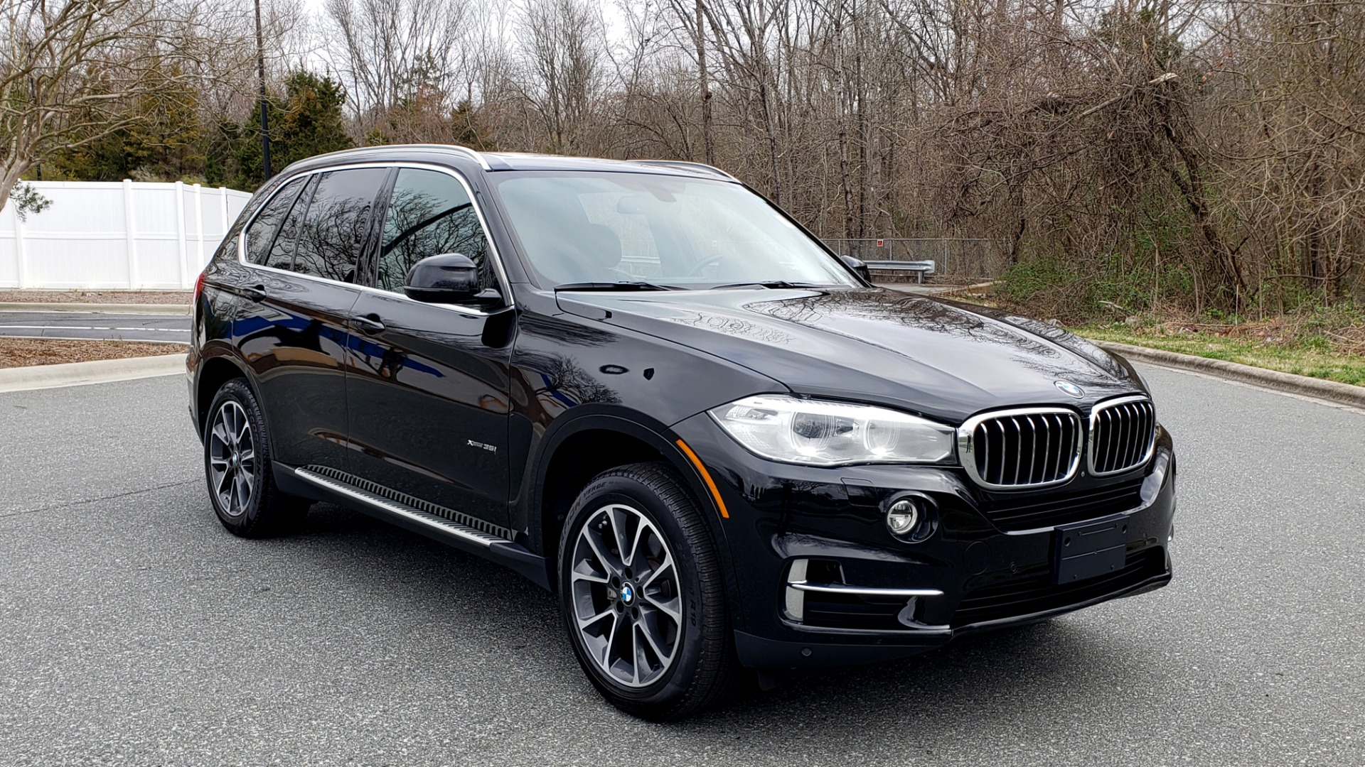 Used 2017 BMW X5 XDRIVE35I / PREM LUX PKG / DRVR ASST / CLD WTHR / APPLE CAR PLAY for sale Sold at Formula Imports in Charlotte NC 28227 4