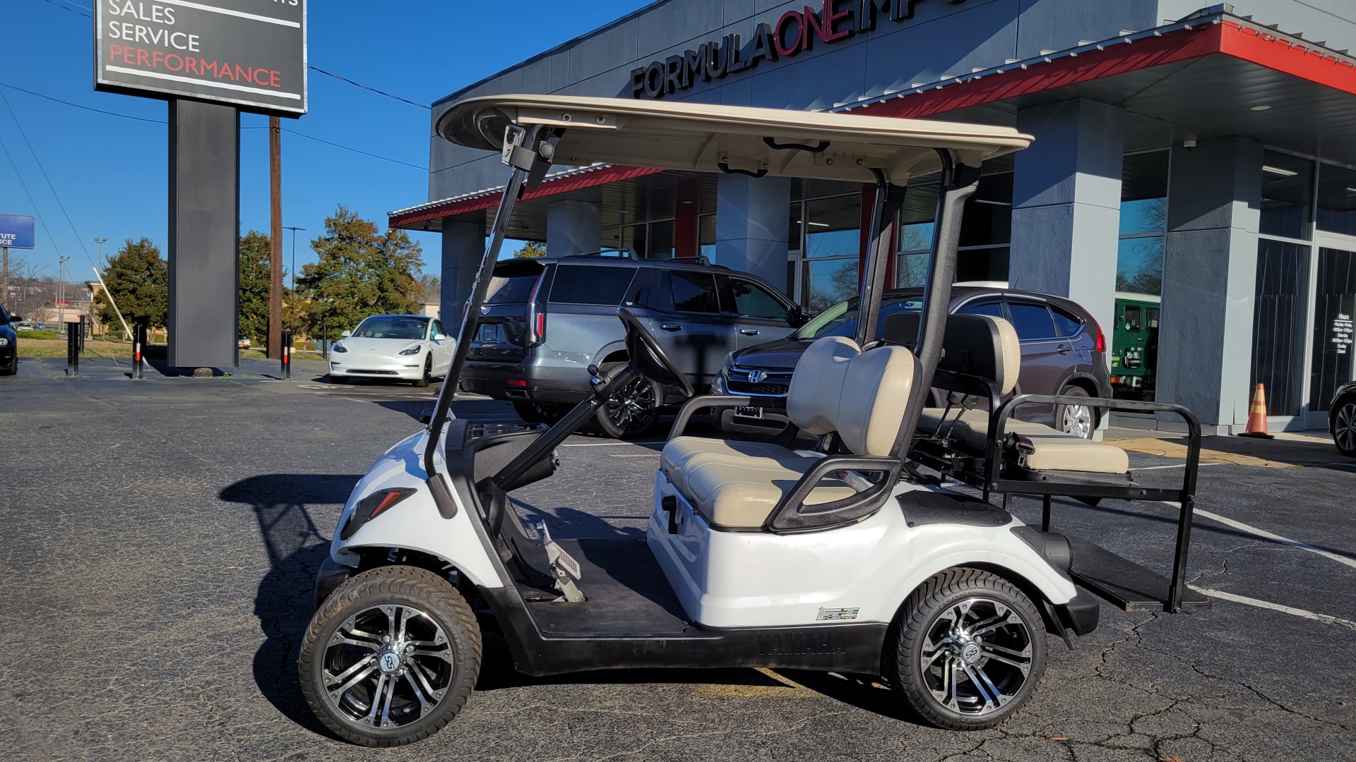 Used 2015 Yamaha GOLF CART 8.9HP GAS ENGINE / MODEL: YDRAX5F / 12IN ALLOY WHEELS for sale $5,500 at Formula Imports in Charlotte NC 28227 18
