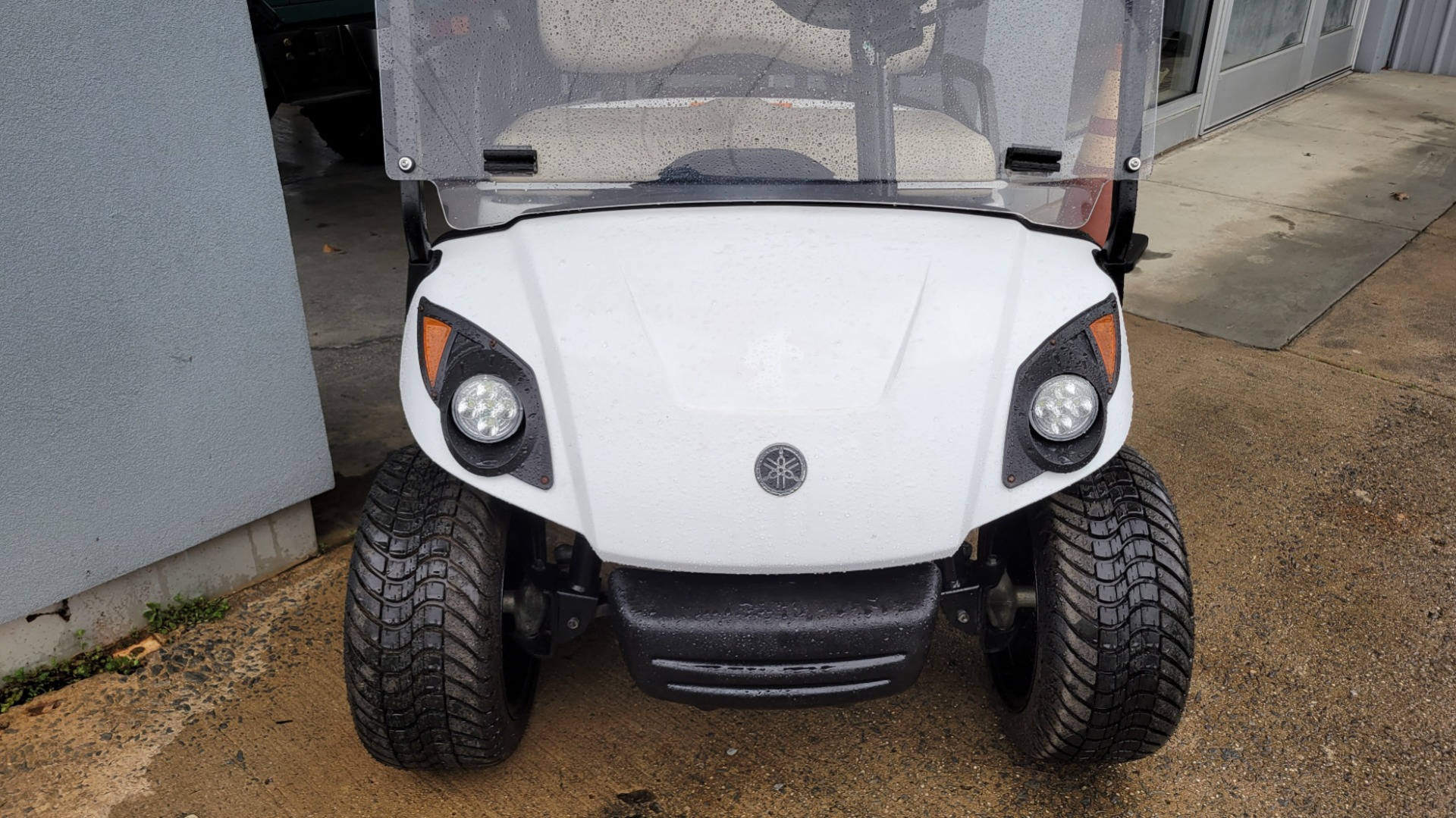 Used 2015 Yamaha GOLF CART 8.9HP GAS ENGINE / MODEL: YDRAX5F / 12IN ALLOY WHEELS for sale $5,500 at Formula Imports in Charlotte NC 28227 2
