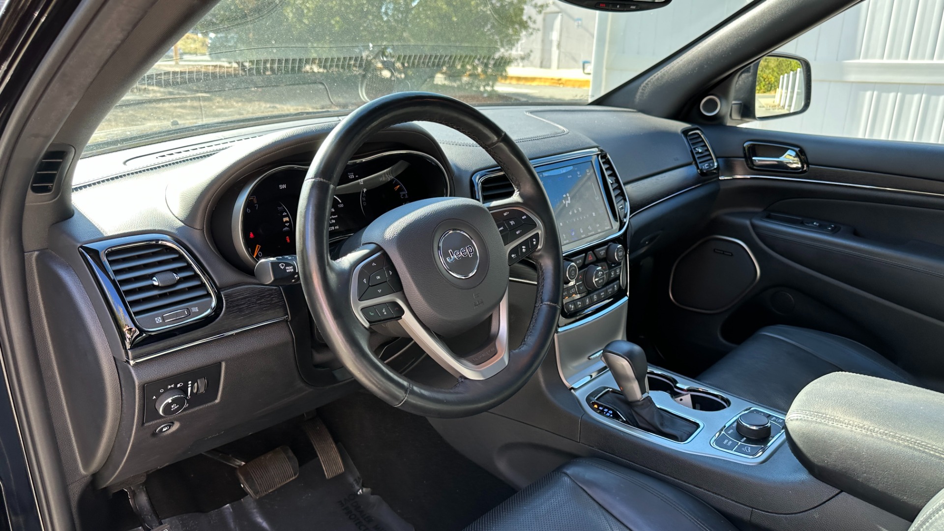 Used 2019 Jeep Grand Cherokee HIGH ALTITUDE / BLACKOUT / 19 SPEAKER AUDIO / LEATHER for sale Sold at Formula Imports in Charlotte NC 28227 10