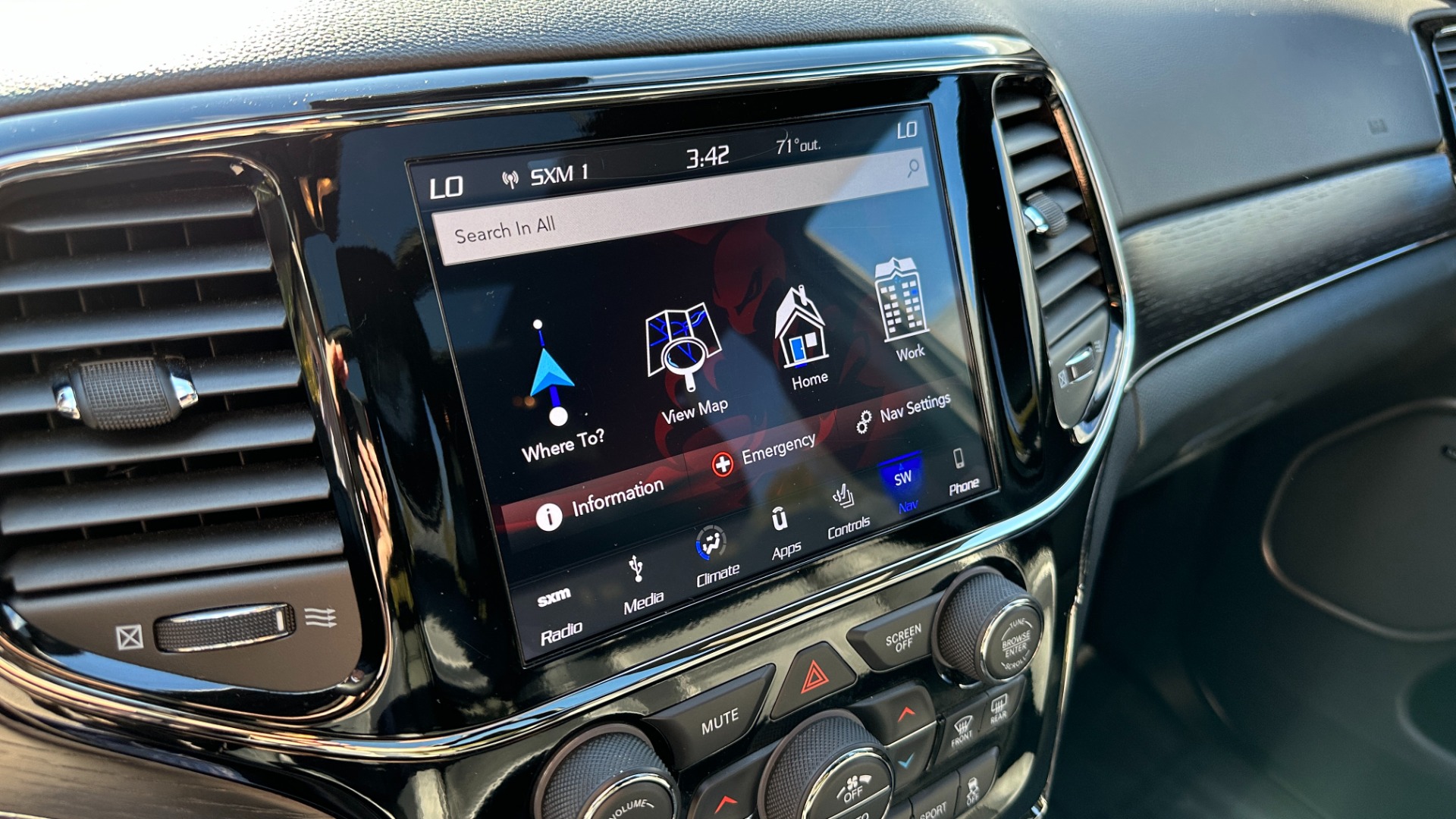 Used 2019 Jeep Grand Cherokee HIGH ALTITUDE / BLACKOUT / 19 SPEAKER AUDIO / LEATHER for sale Sold at Formula Imports in Charlotte NC 28227 17