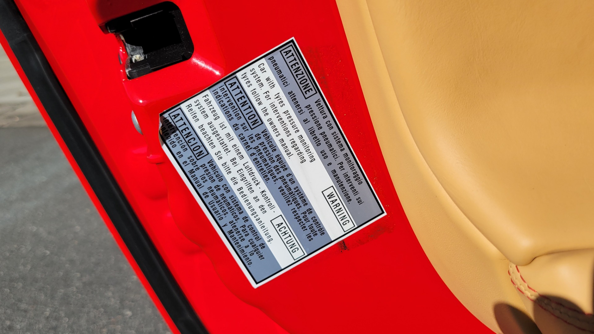 Used 2015 Ferrari 458 ITALIA SPIDER / 4.5L V8 (570HP) / 7-SPD F1 AUTO / RWD / H/K SOUND for sale $297,574 at Formula Imports in Charlotte NC 28227 104