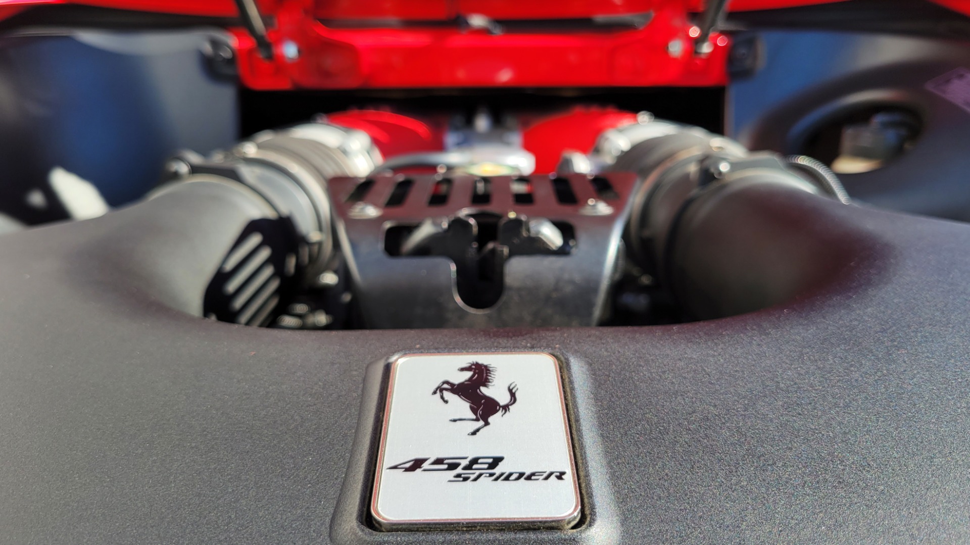 Used 2015 Ferrari 458 ITALIA SPIDER / 4.5L V8 (570HP) / 7-SPD F1 AUTO / RWD / H/K SOUND for sale $297,574 at Formula Imports in Charlotte NC 28227 38