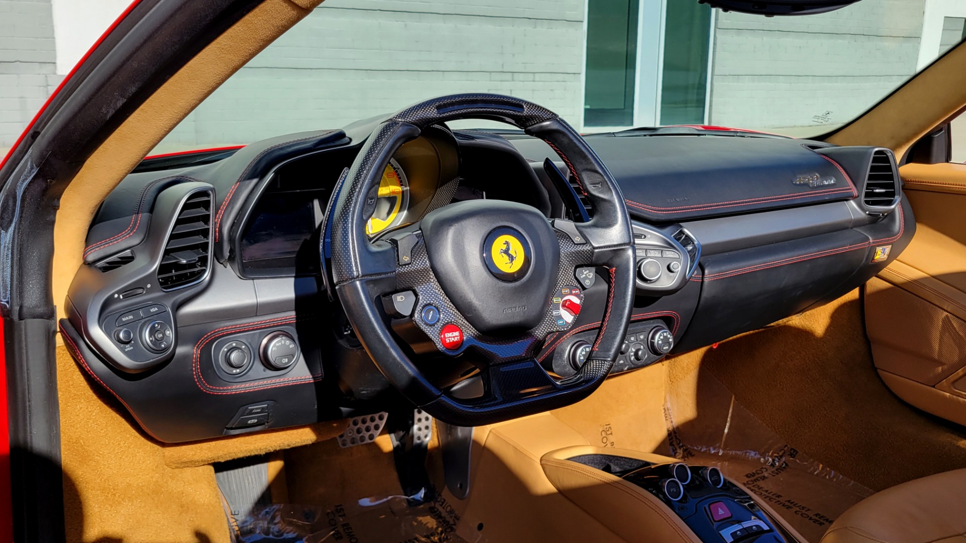 Used 2015 Ferrari 458 ITALIA SPIDER / 4.5L V8 (570HP) / 7-SPD F1 AUTO / RWD / H/K SOUND for sale $297,574 at Formula Imports in Charlotte NC 28227 56