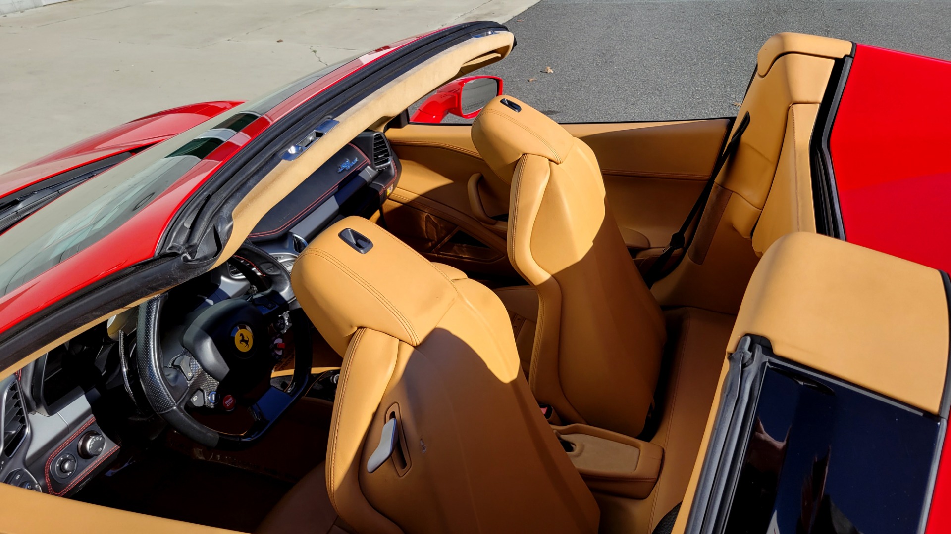 Used 2015 Ferrari 458 ITALIA SPIDER / 4.5L V8 (570HP) / 7-SPD F1 AUTO / RWD / H/K SOUND for sale $297,574 at Formula Imports in Charlotte NC 28227 75