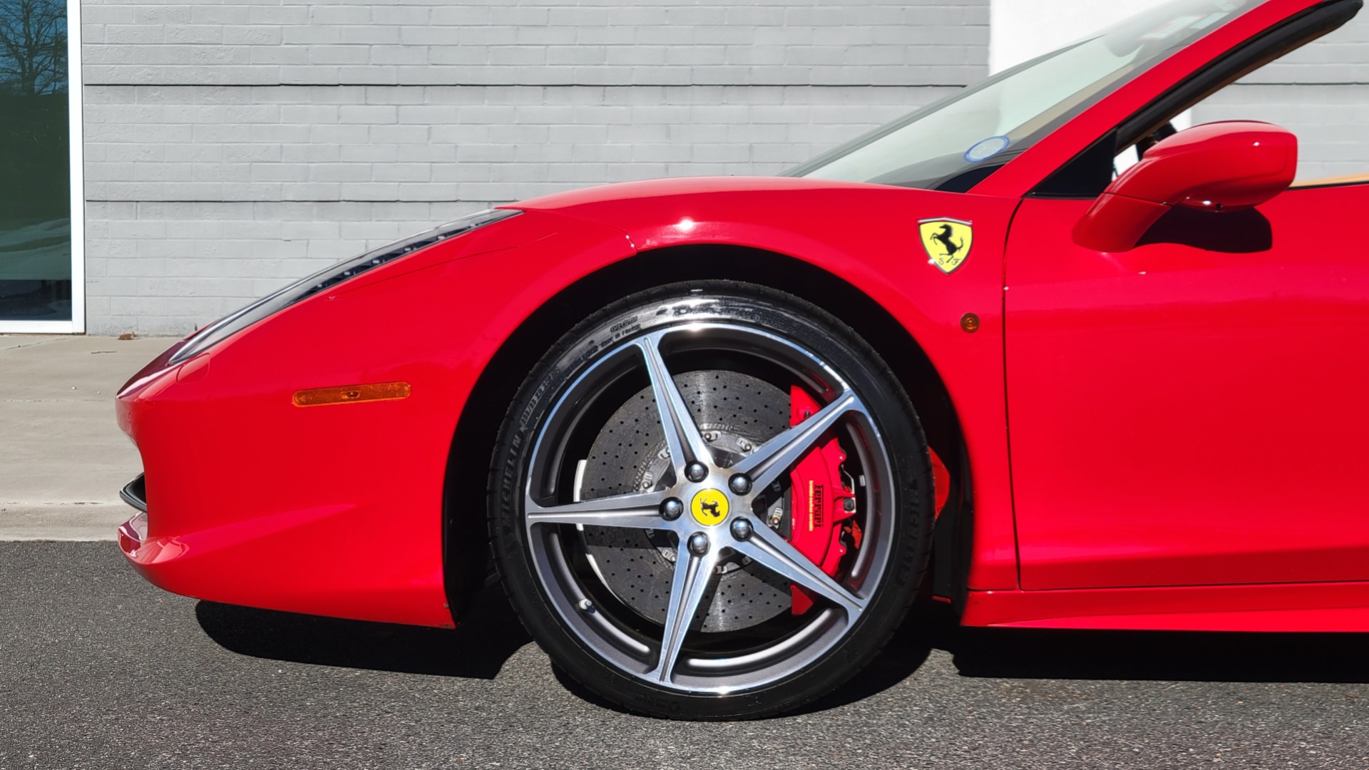 Used 2015 Ferrari 458 ITALIA SPIDER / 4.5L V8 (570HP) / 7-SPD F1 AUTO / RWD / H/K SOUND for sale $297,574 at Formula Imports in Charlotte NC 28227 96