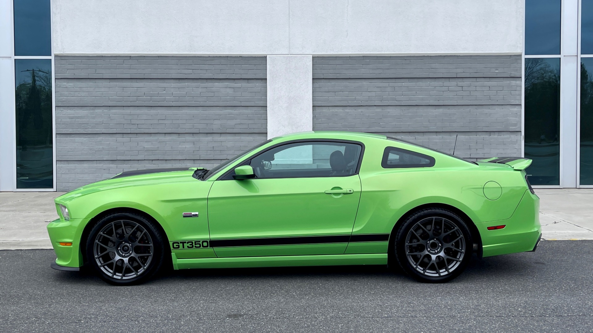 Used 2013 Ford MUSTANG GT COUPE / 5.0L / 6-SPD AUTO / SHELBY GT350 624HP / TRACK PREP for sale Sold at Formula Imports in Charlotte NC 28227 5