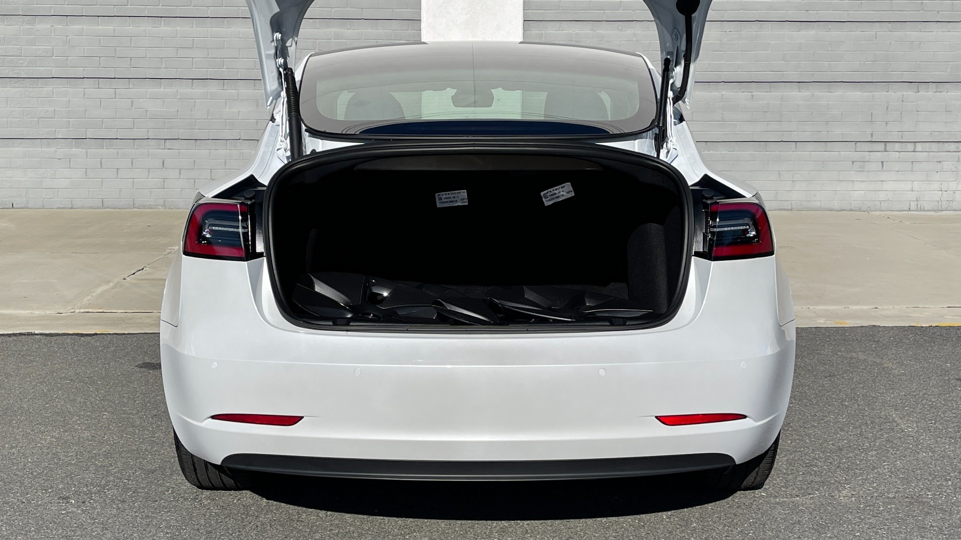 Used 2021 Tesla MODEL 3 STANDARD RANGE PLUS RWD / NAV / SUNROOF / WIRELESS CHARGING / 360 VIEW for sale $51,995 at Formula Imports in Charlotte NC 28227 17
