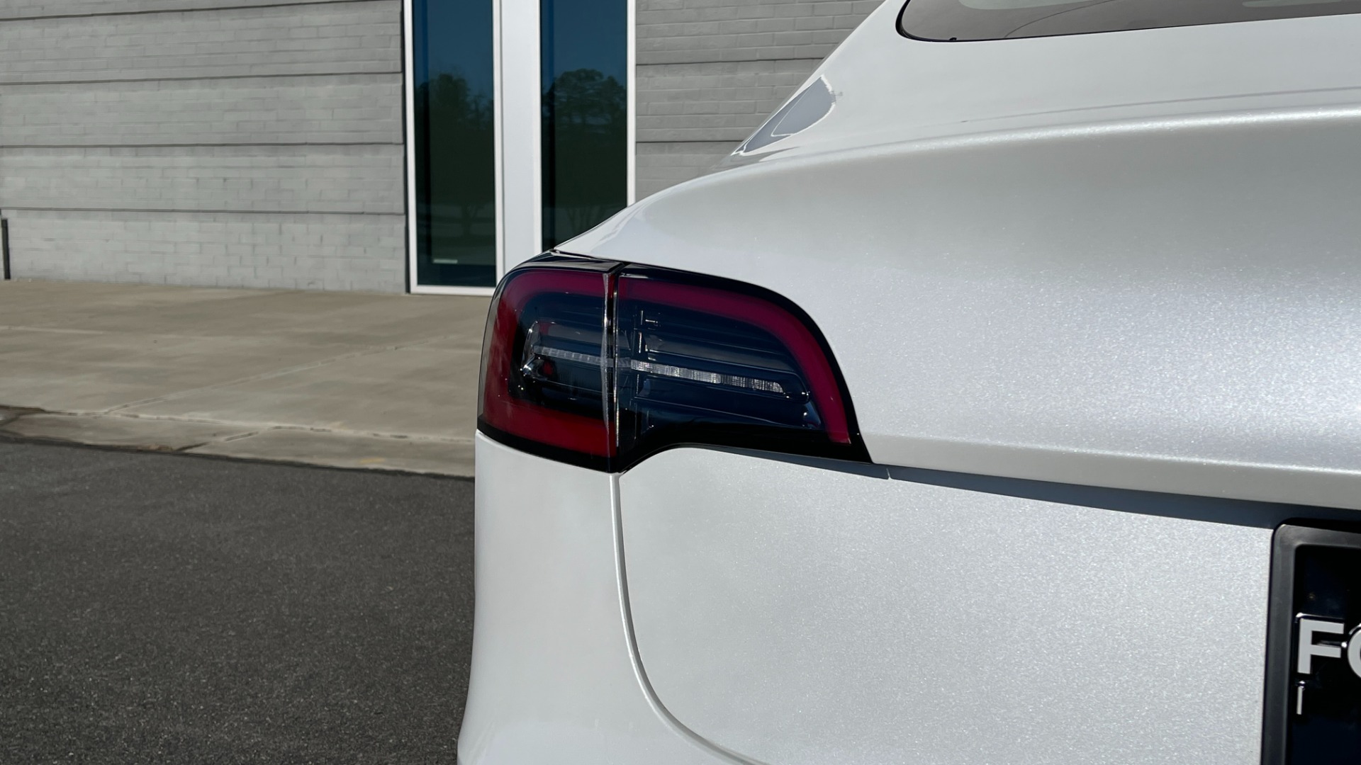 Used 2021 Tesla MODEL 3 STANDARD RANGE PLUS RWD / NAV / SUNROOF / WIRELESS CHARGING / 360 VIEW for sale $51,995 at Formula Imports in Charlotte NC 28227 22
