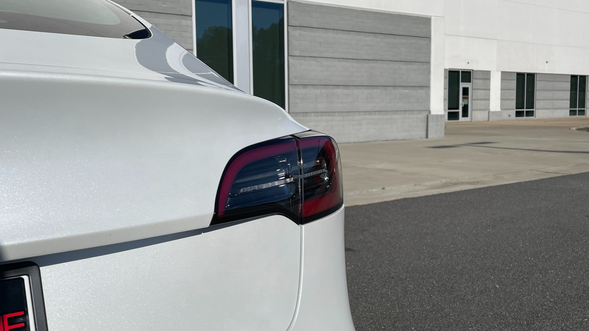 Used 2021 Tesla MODEL 3 STANDARD RANGE PLUS RWD / NAV / SUNROOF / WIRELESS CHARGING / 360 VIEW for sale $51,995 at Formula Imports in Charlotte NC 28227 23