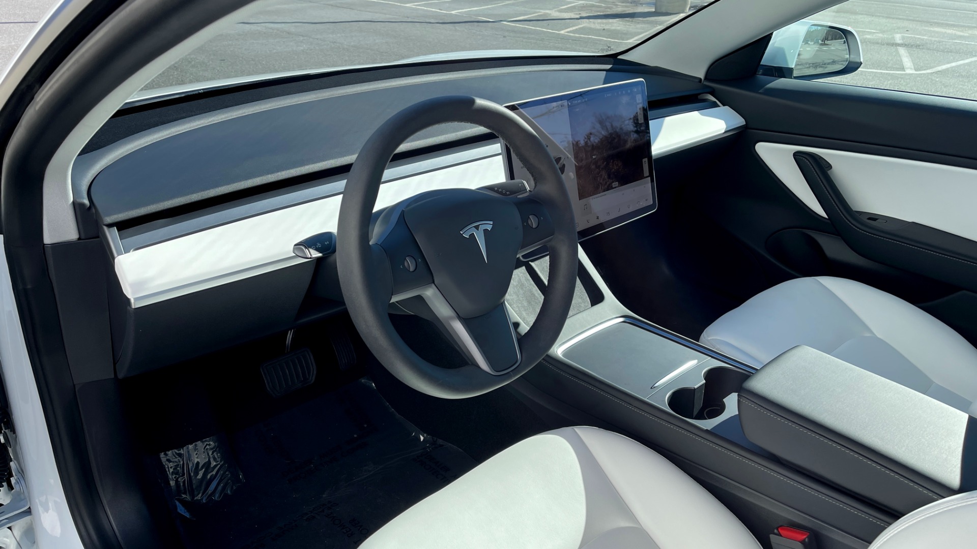 Used 2021 Tesla MODEL 3 STANDARD RANGE PLUS RWD / NAV / SUNROOF / WIRELESS CHARGING / 360 VIEW for sale $51,995 at Formula Imports in Charlotte NC 28227 26