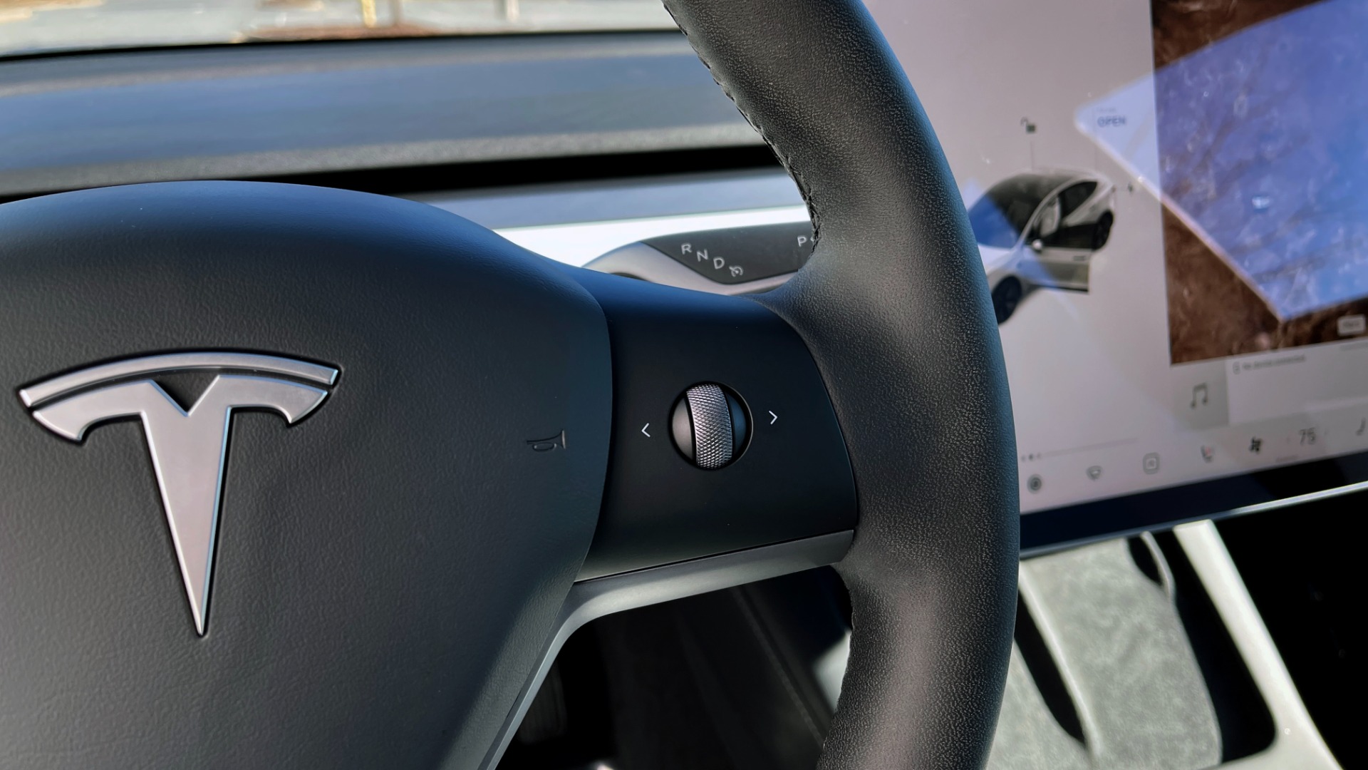 Used 2021 Tesla MODEL 3 STANDARD RANGE PLUS RWD / NAV / SUNROOF / WIRELESS CHARGING / 360 VIEW for sale $51,995 at Formula Imports in Charlotte NC 28227 31