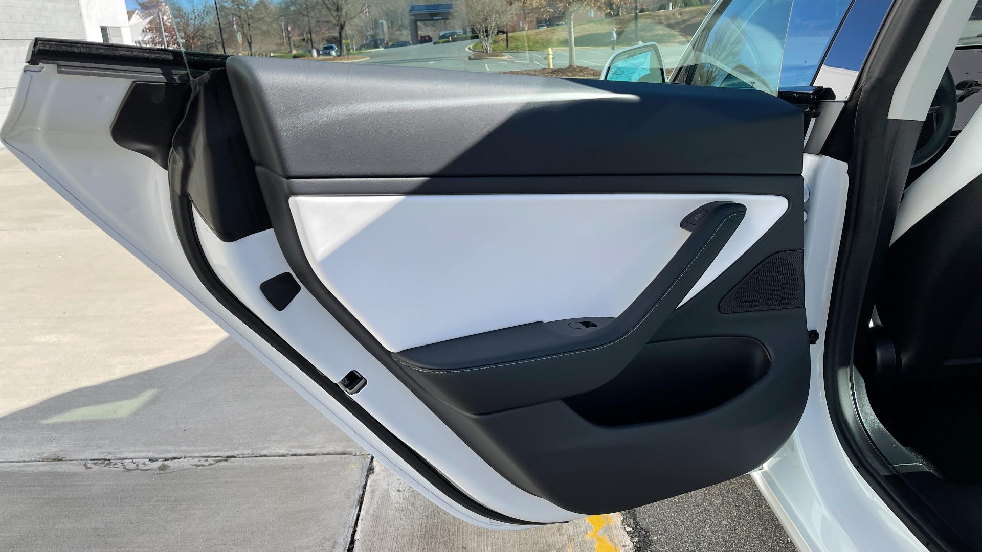 Used 2021 Tesla MODEL 3 STANDARD RANGE PLUS RWD / NAV / SUNROOF / WIRELESS CHARGING / 360 VIEW for sale $51,995 at Formula Imports in Charlotte NC 28227 37