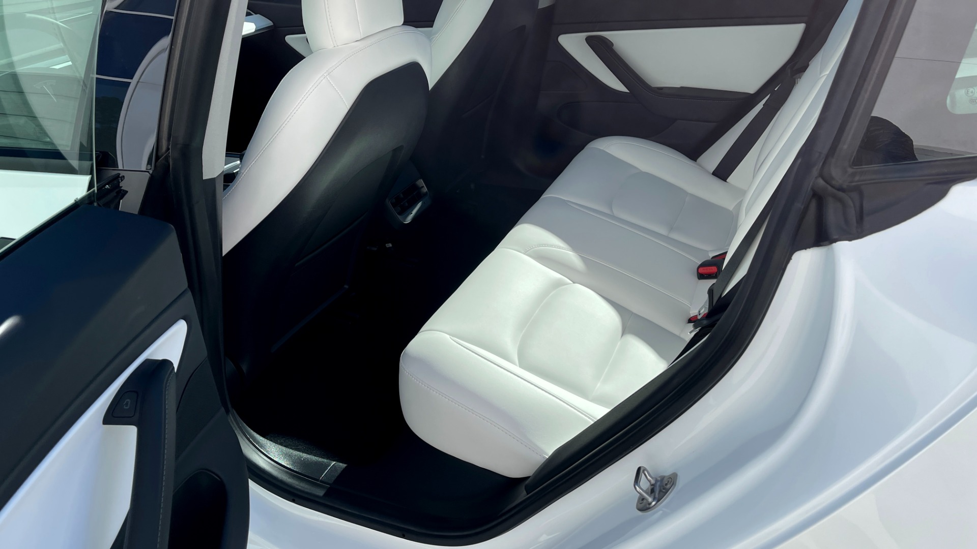 Used 2021 Tesla MODEL 3 STANDARD RANGE PLUS RWD / NAV / SUNROOF / WIRELESS CHARGING / 360 VIEW for sale $51,995 at Formula Imports in Charlotte NC 28227 38