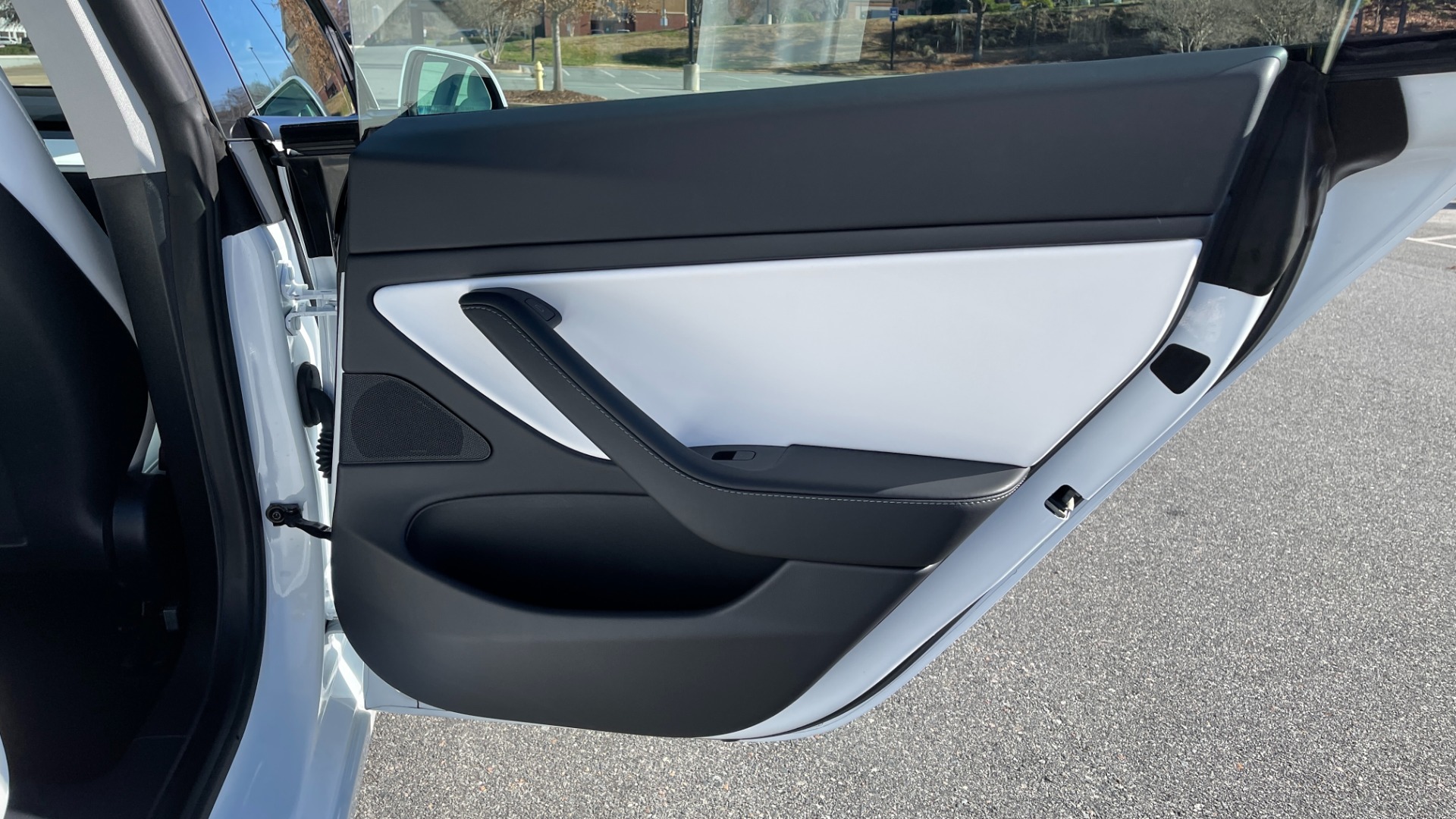 Used 2021 Tesla MODEL 3 STANDARD RANGE PLUS RWD / NAV / SUNROOF / WIRELESS CHARGING / 360 VIEW for sale $51,995 at Formula Imports in Charlotte NC 28227 43