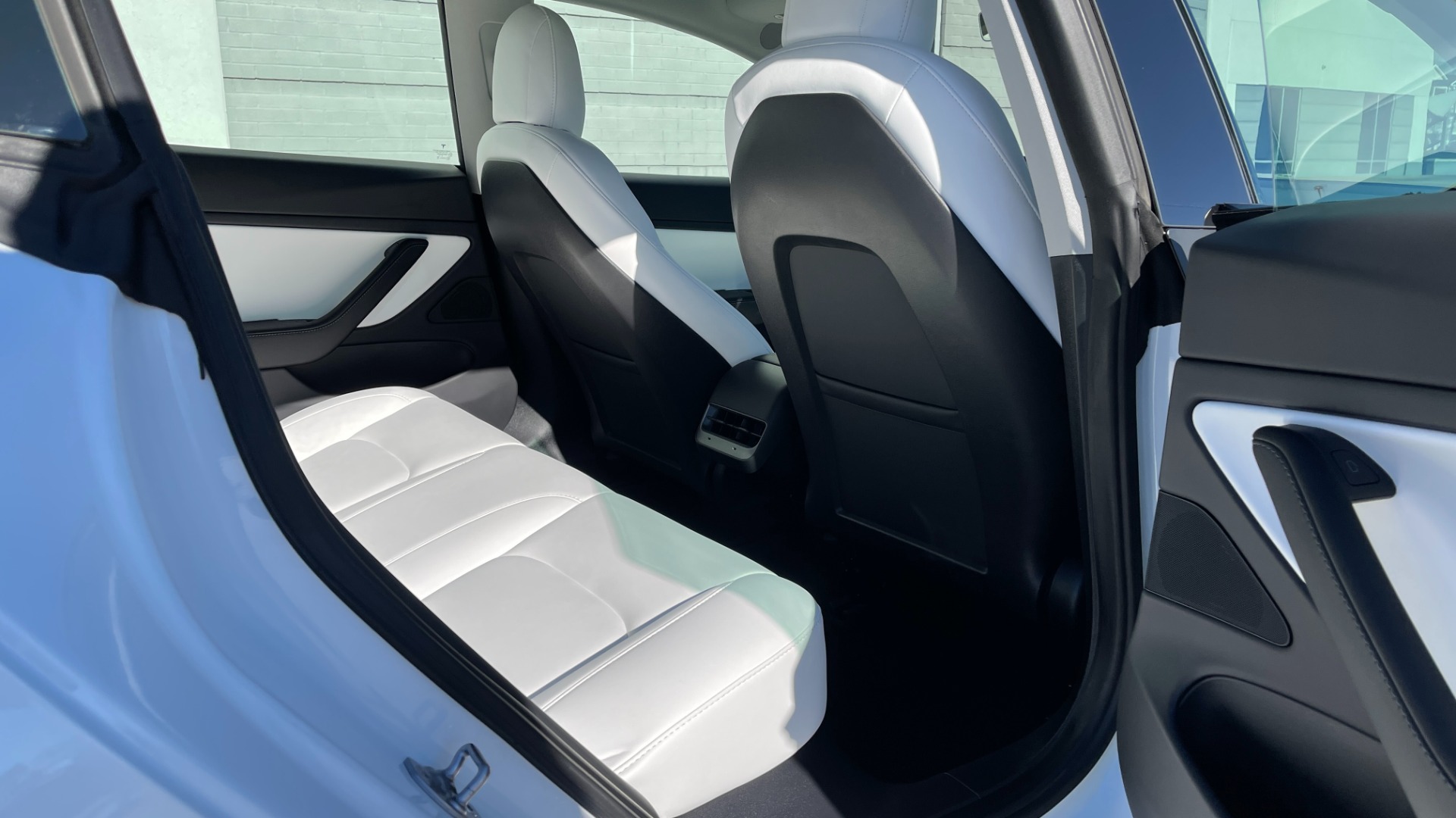 Used 2021 Tesla MODEL 3 STANDARD RANGE PLUS RWD / NAV / SUNROOF / WIRELESS CHARGING / 360 VIEW for sale $51,995 at Formula Imports in Charlotte NC 28227 45