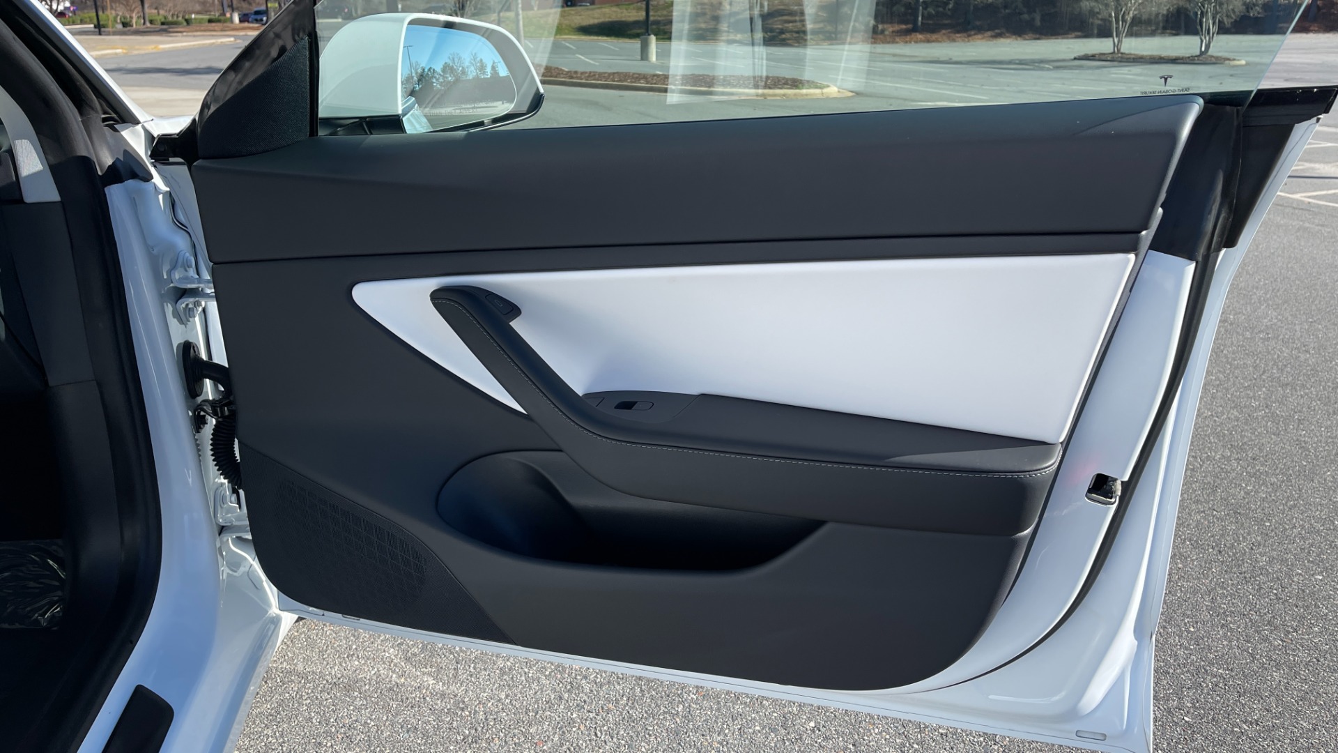 Used 2021 Tesla MODEL 3 STANDARD RANGE PLUS RWD / NAV / SUNROOF / WIRELESS CHARGING / 360 VIEW for sale $51,995 at Formula Imports in Charlotte NC 28227 47
