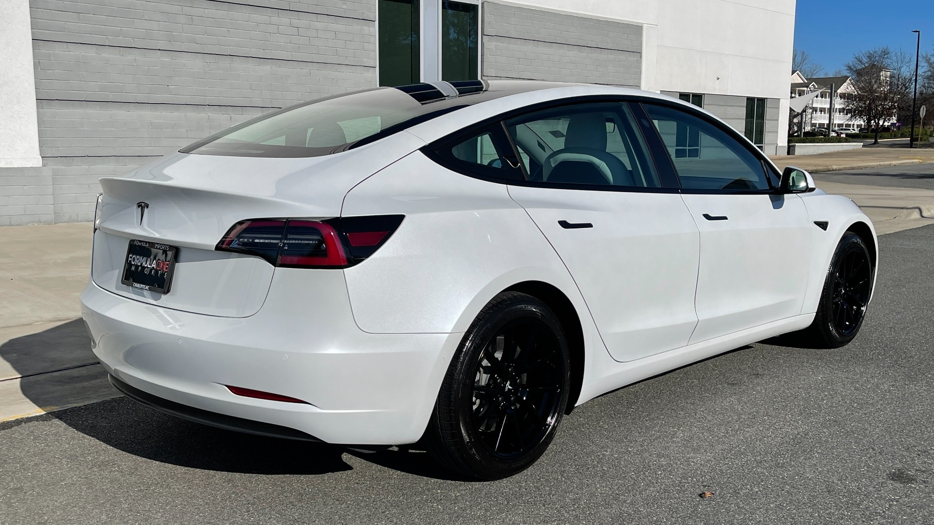 Used 2021 Tesla MODEL 3 STANDARD RANGE PLUS RWD / NAV / SUNROOF / WIRELESS CHARGING / 360 VIEW for sale $51,995 at Formula Imports in Charlotte NC 28227 5